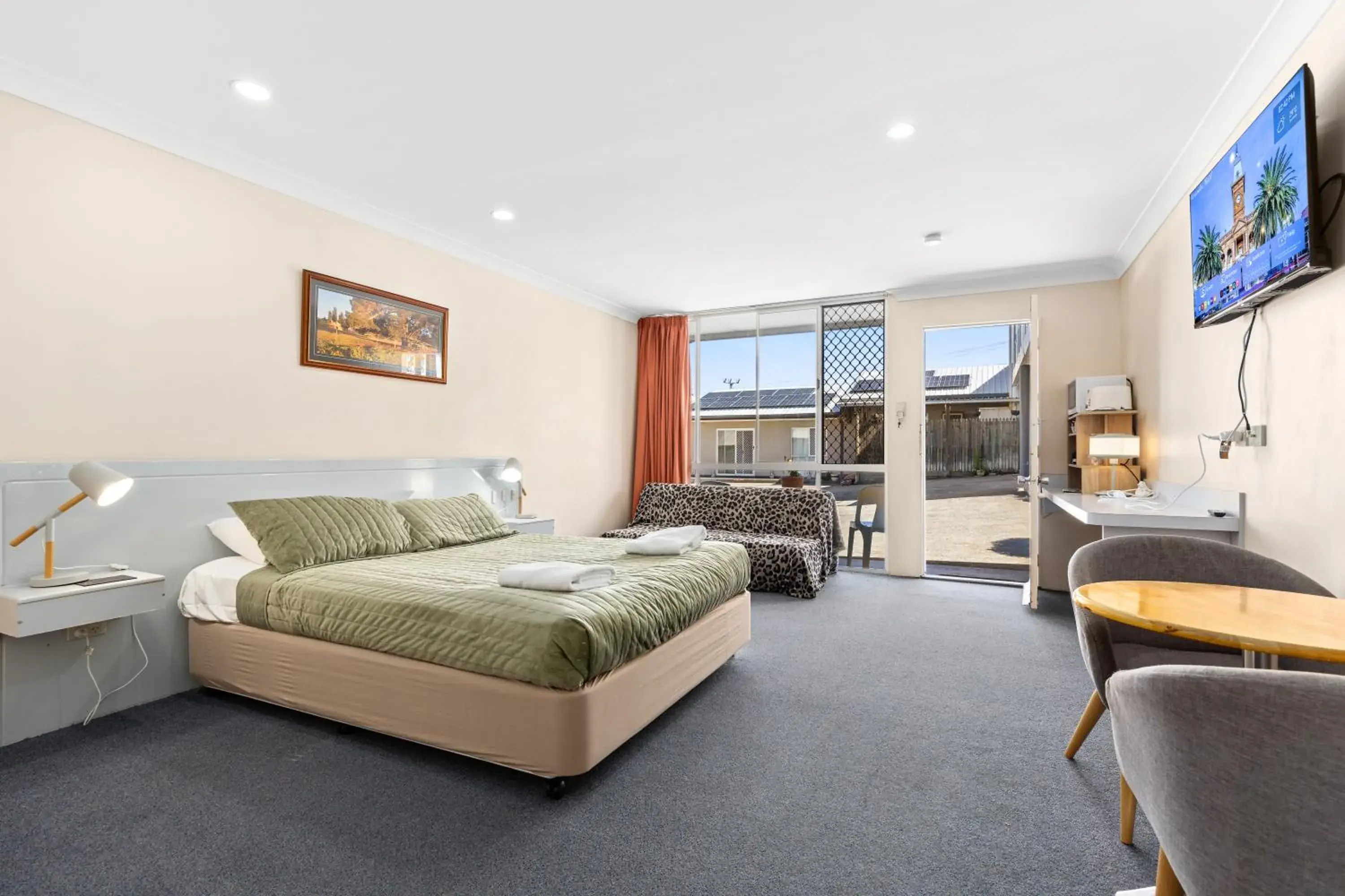 Queen Room - Disability Access in Alexander Motel Queen Room - Disability Access in Alexander Motel