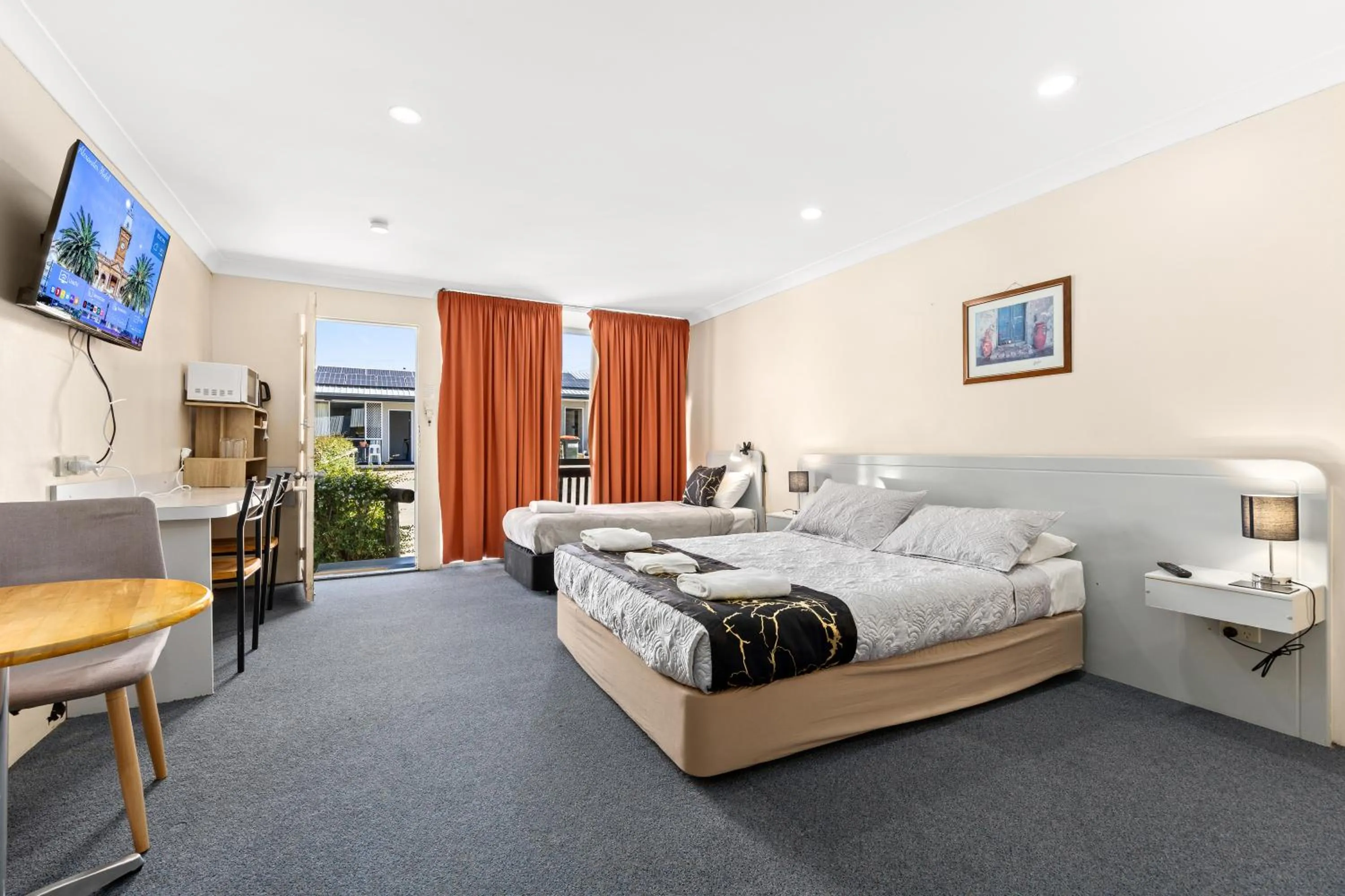 Bed in Alexander Motel