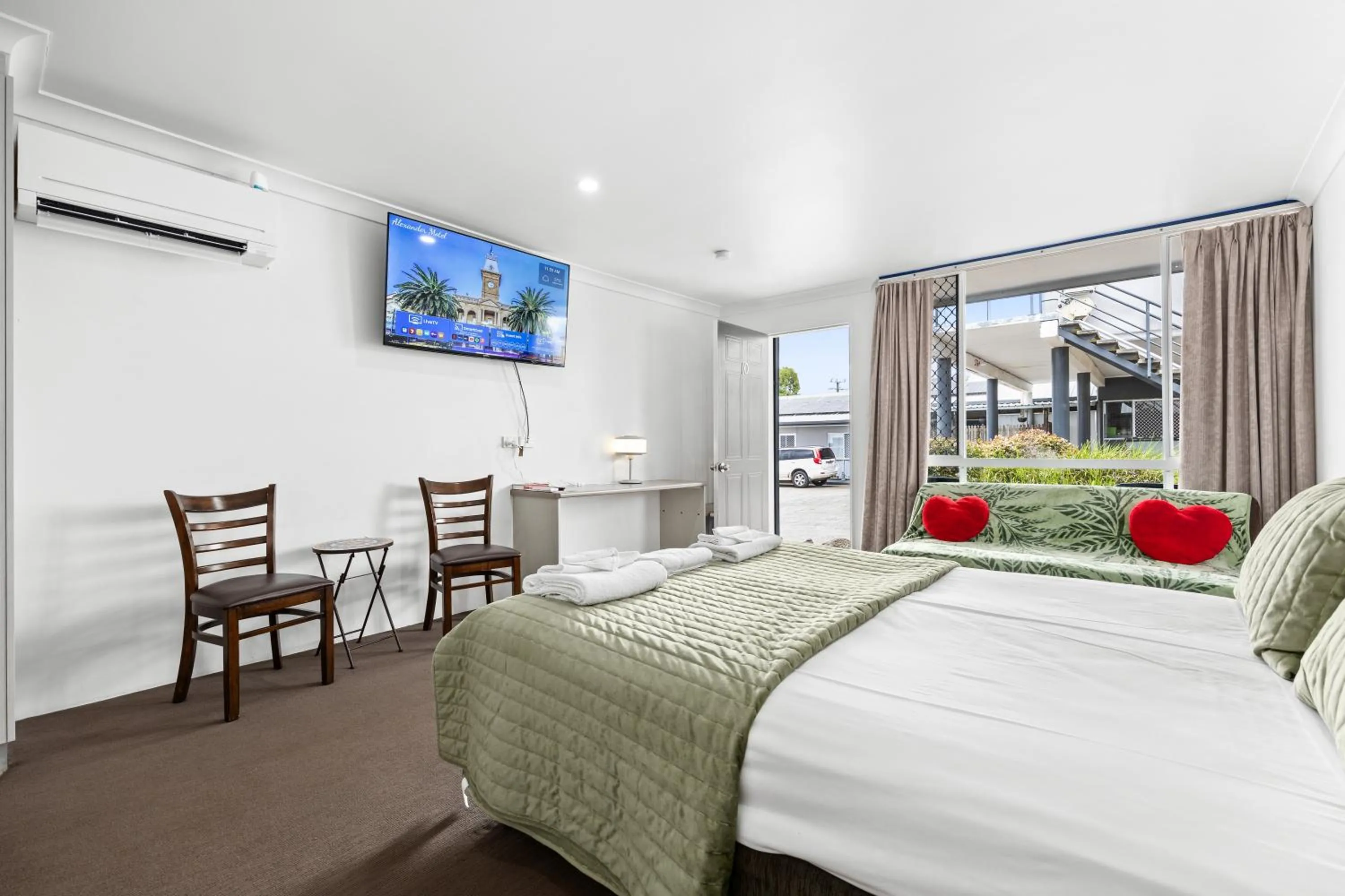 Bed in Alexander Motel