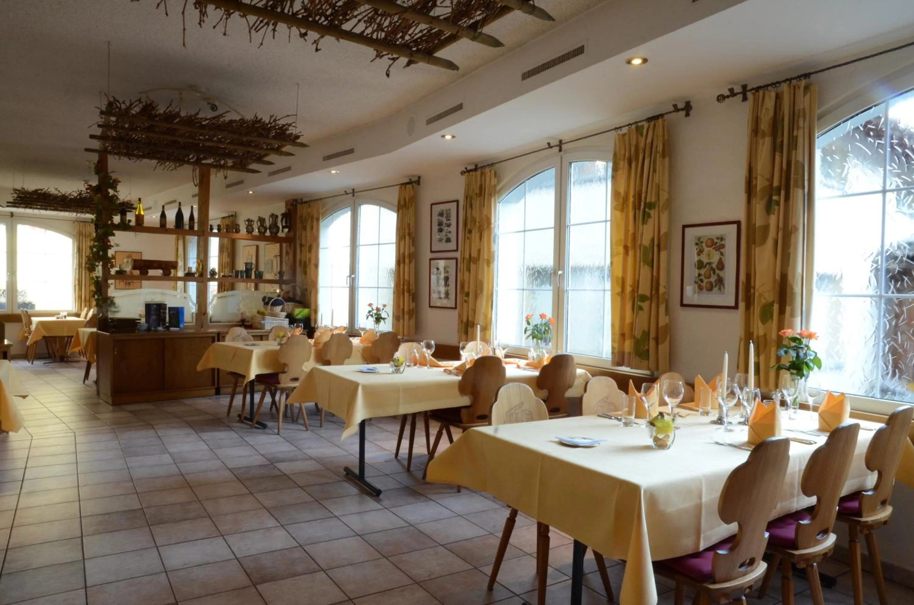 Restaurant/places to eat in Hotel Arkanum