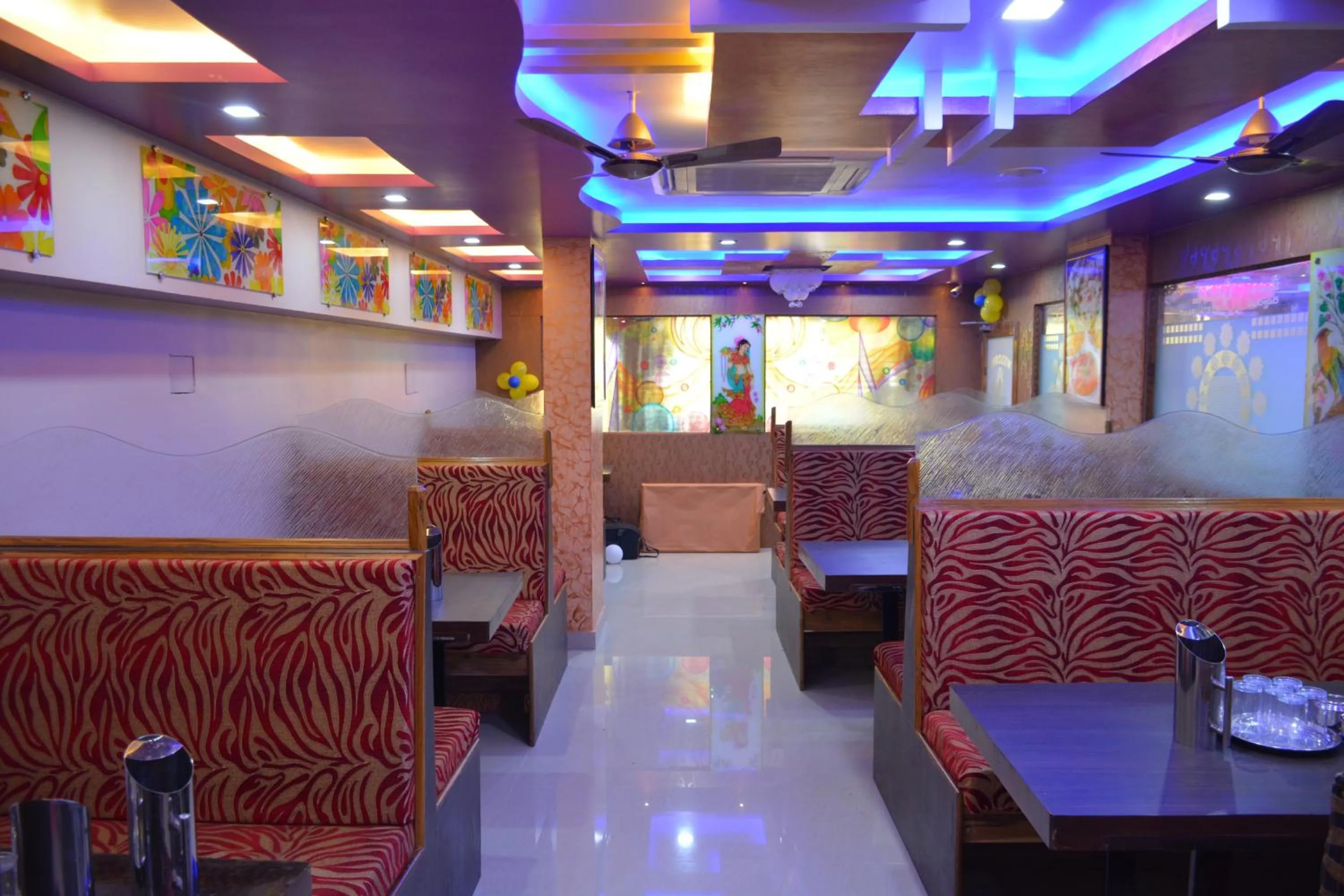 Restaurant/places to eat in Ushasree Residency