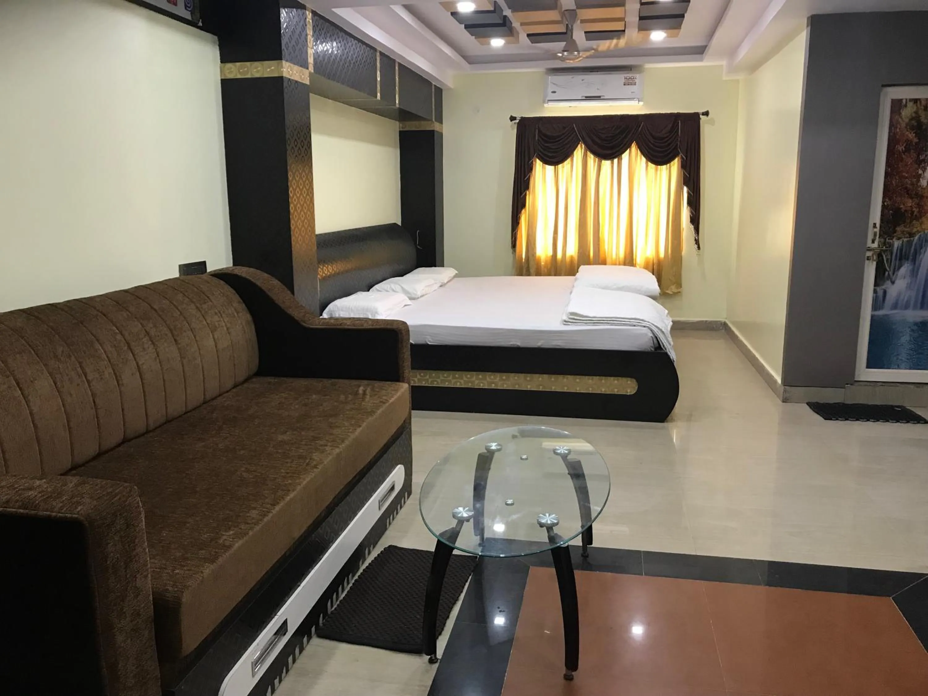 Photo of the whole room in Ushasree Residency