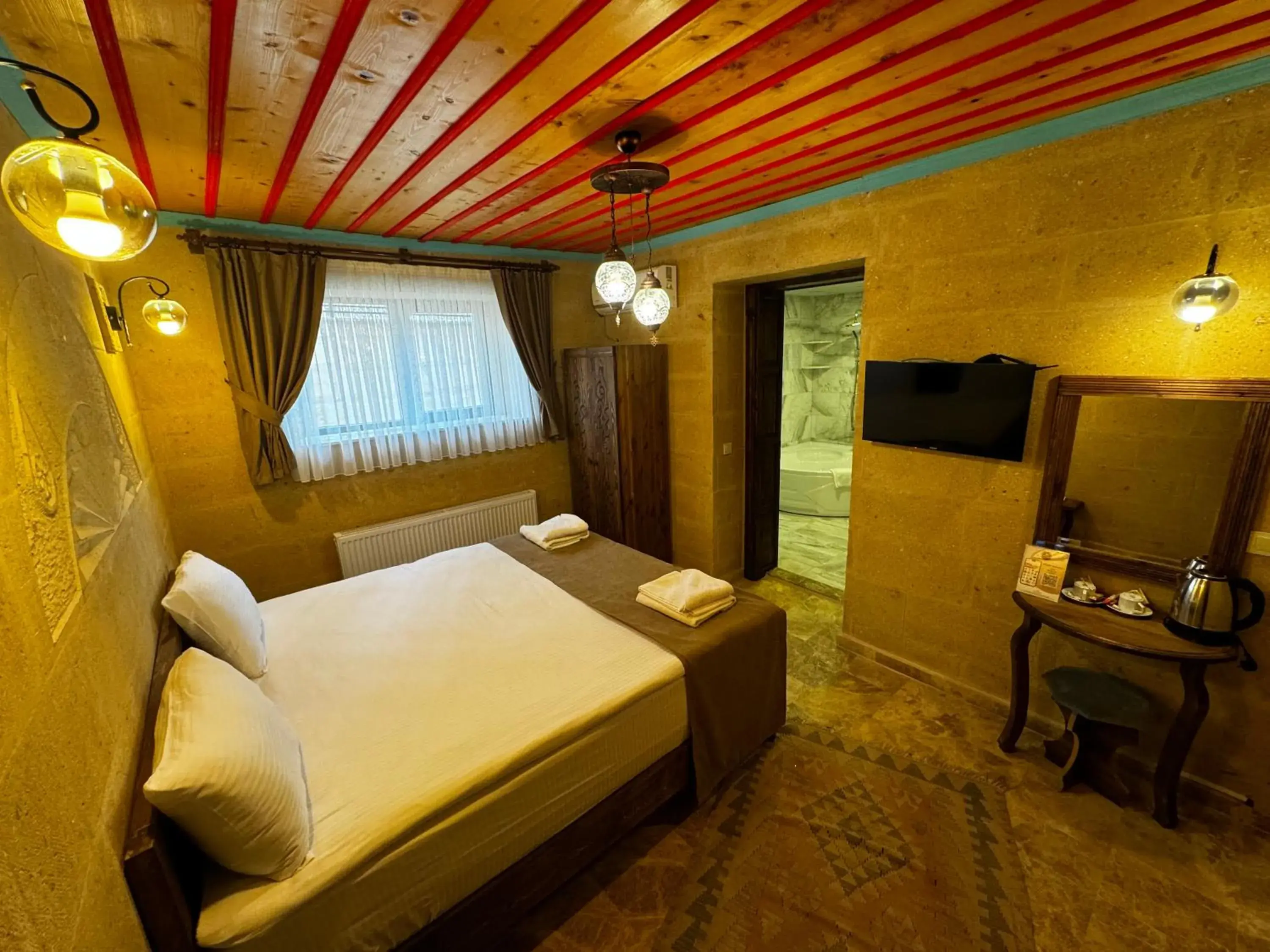 King Suite in Rustic Caves King Suite in Rustic Caves