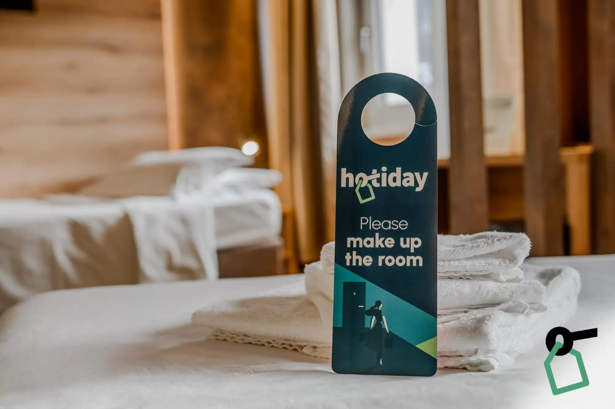 Text overlay, Bed in Hotiday Sauze Torre