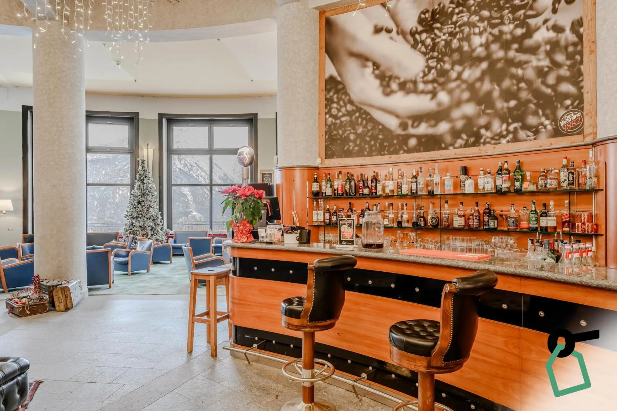 Lounge or bar in Hotiday Sauze Torre