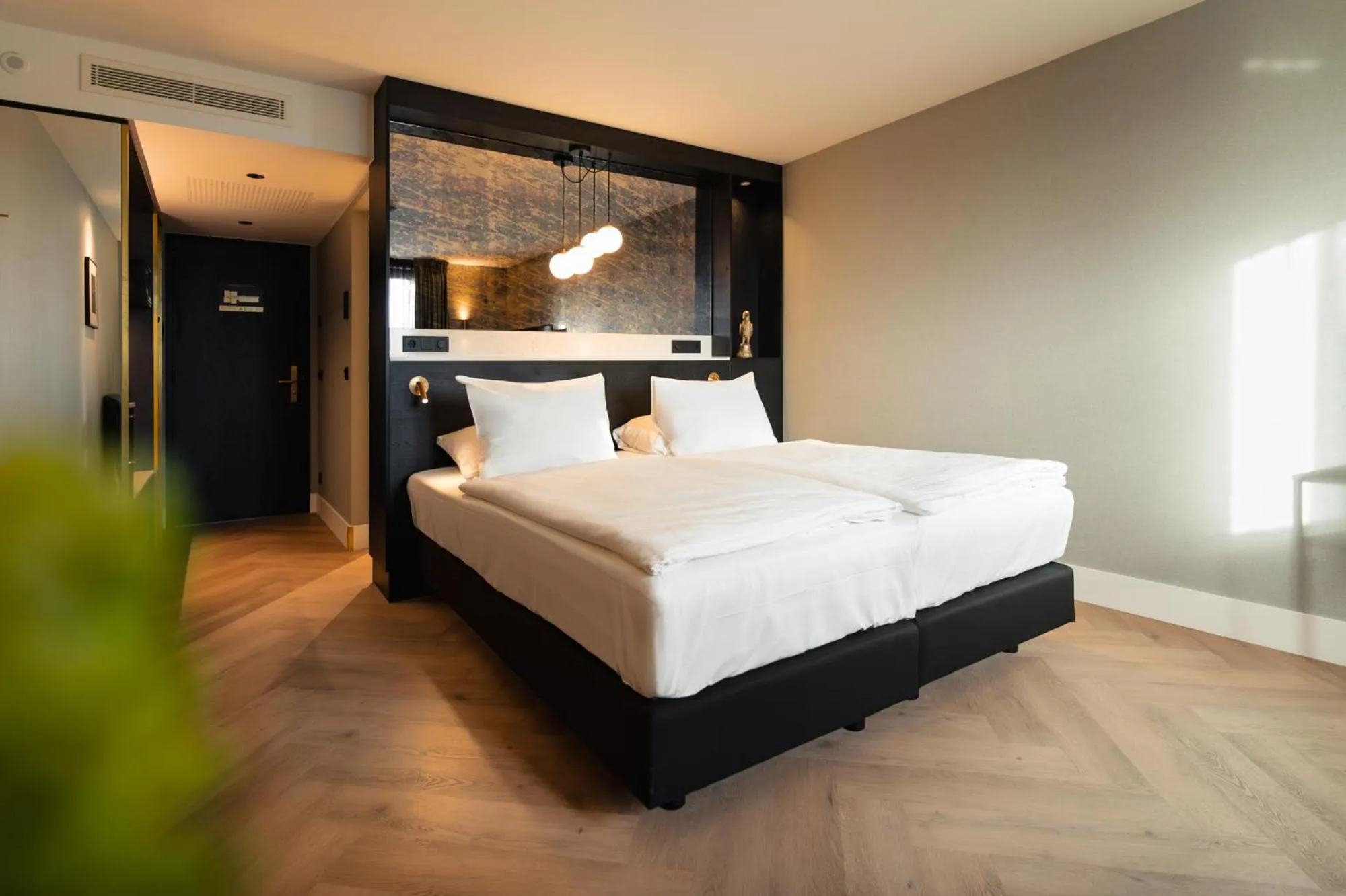Bedroom, Bed in Van der Valk TheaterHotel De Oranjerie