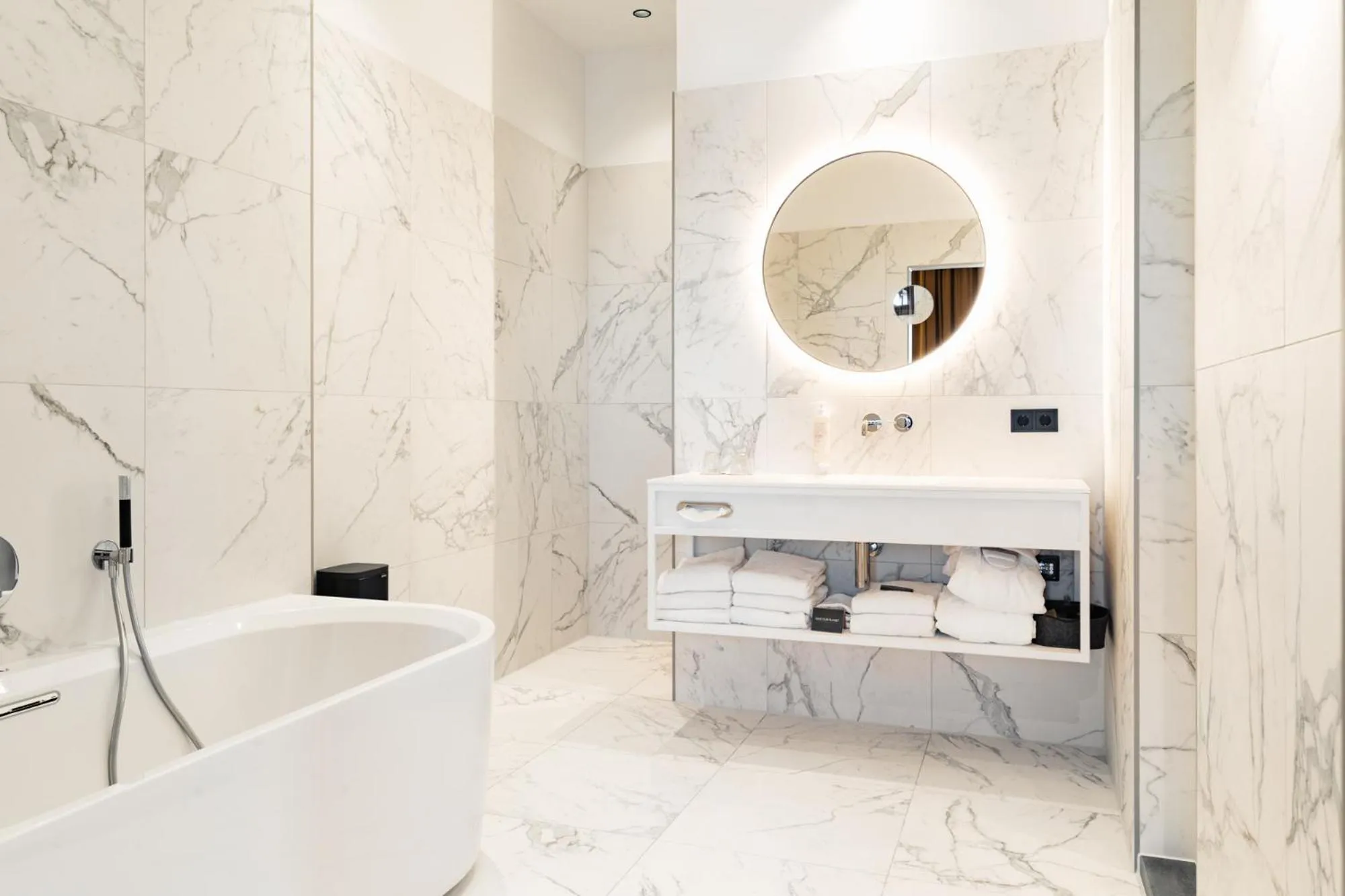 Bathroom in Van der Valk TheaterHotel De Oranjerie