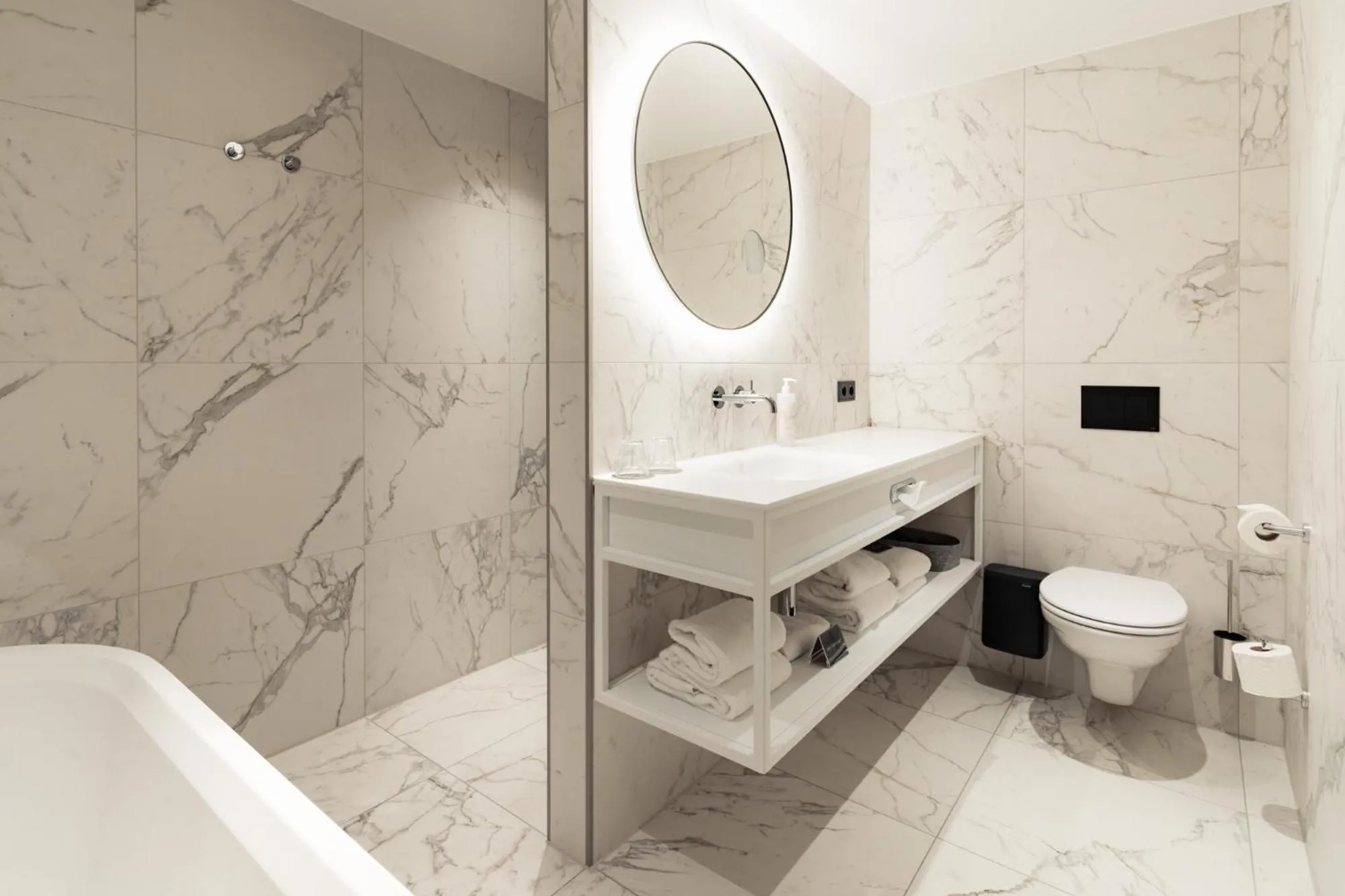 Bathroom in Van der Valk TheaterHotel De Oranjerie