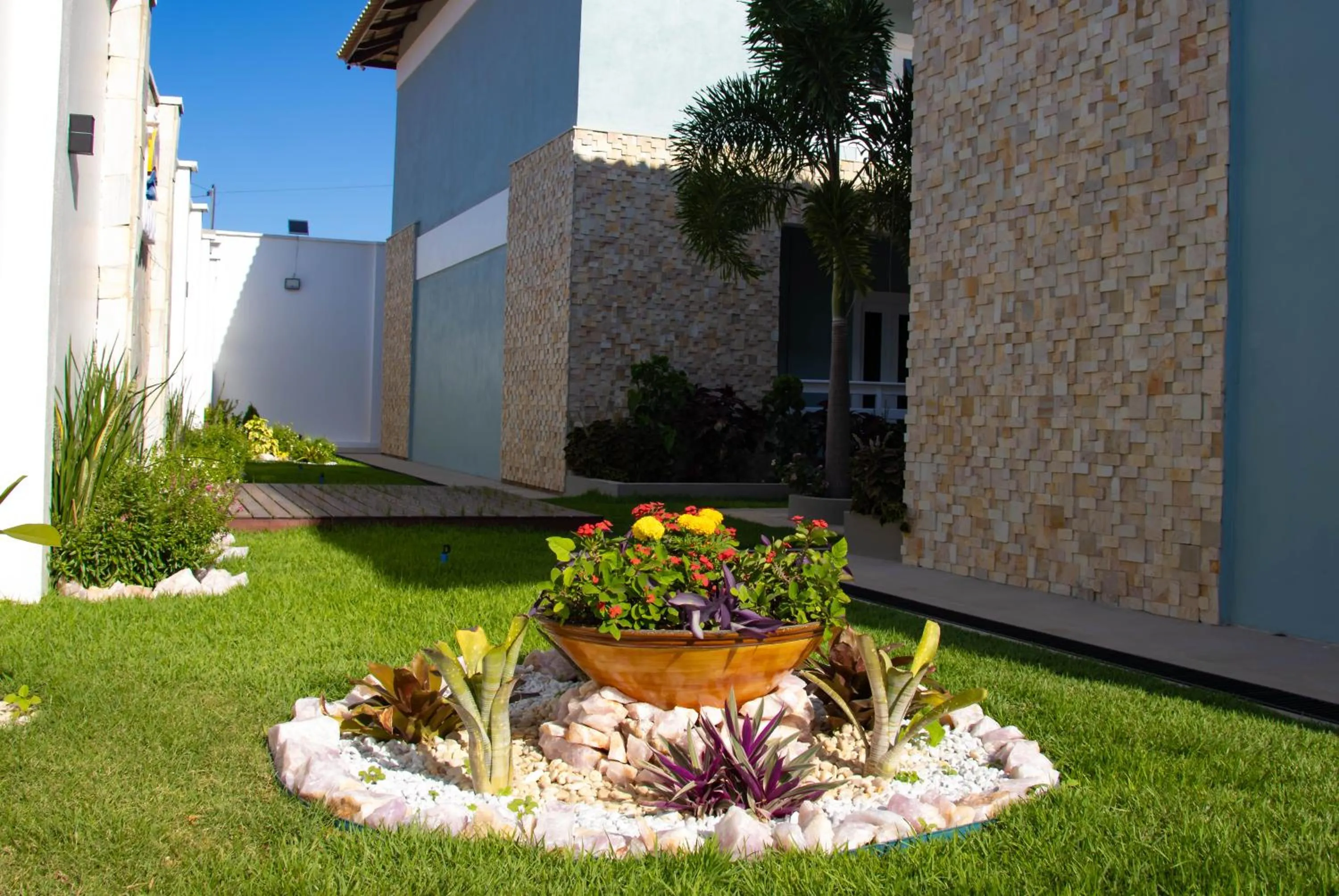 Spring in Pousada Diane