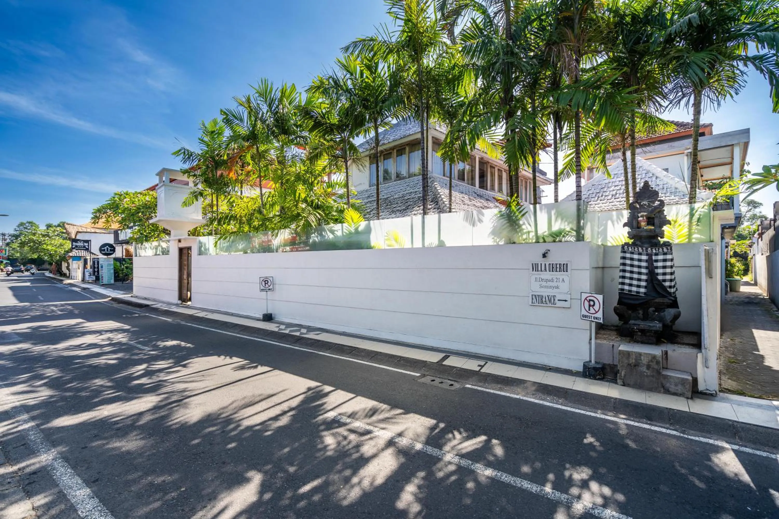 Property building in Villa Oberoi