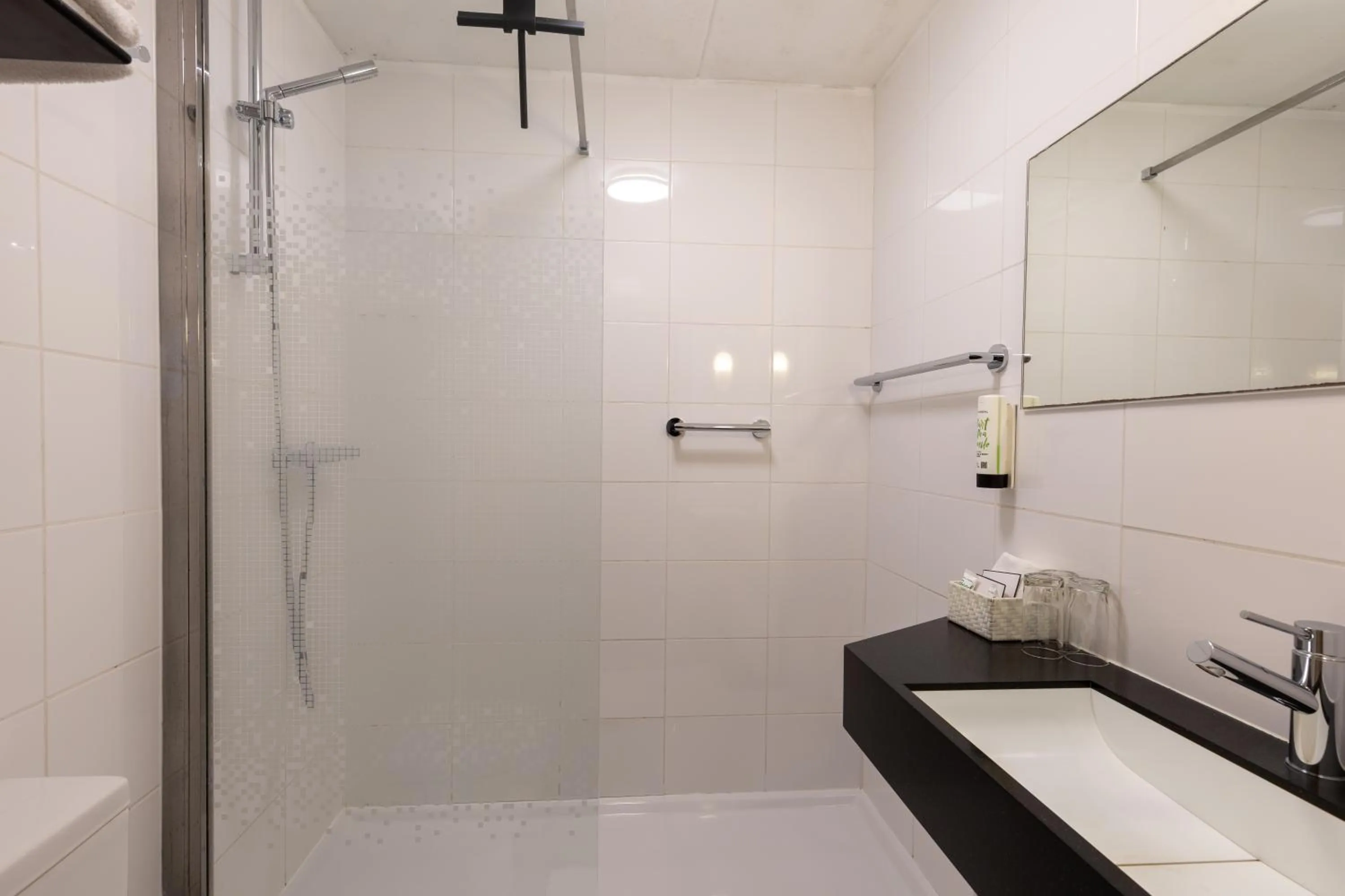 Shower in Hotel de Magneet