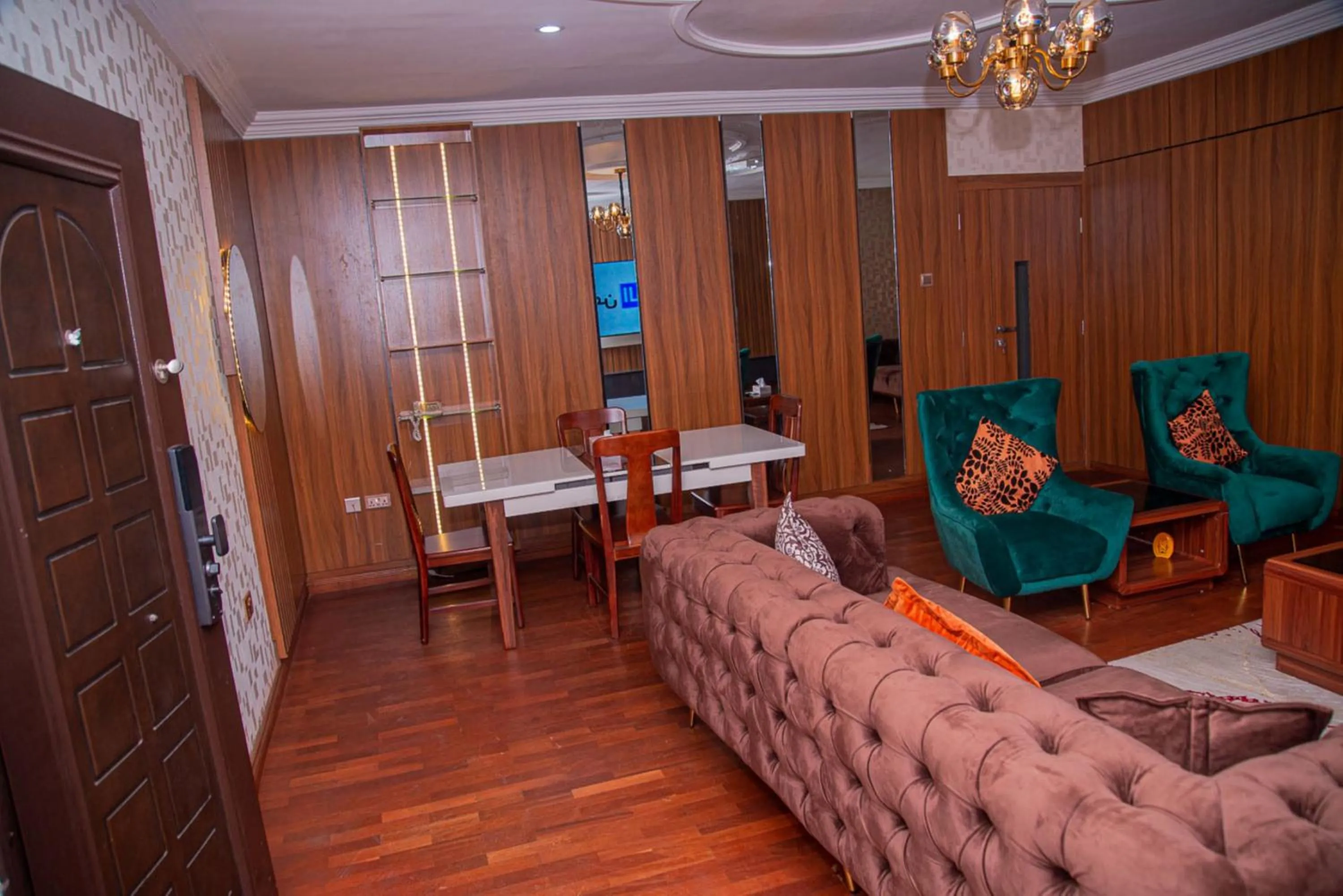 VIP in MAHOGANY HOTEL AND SUITES