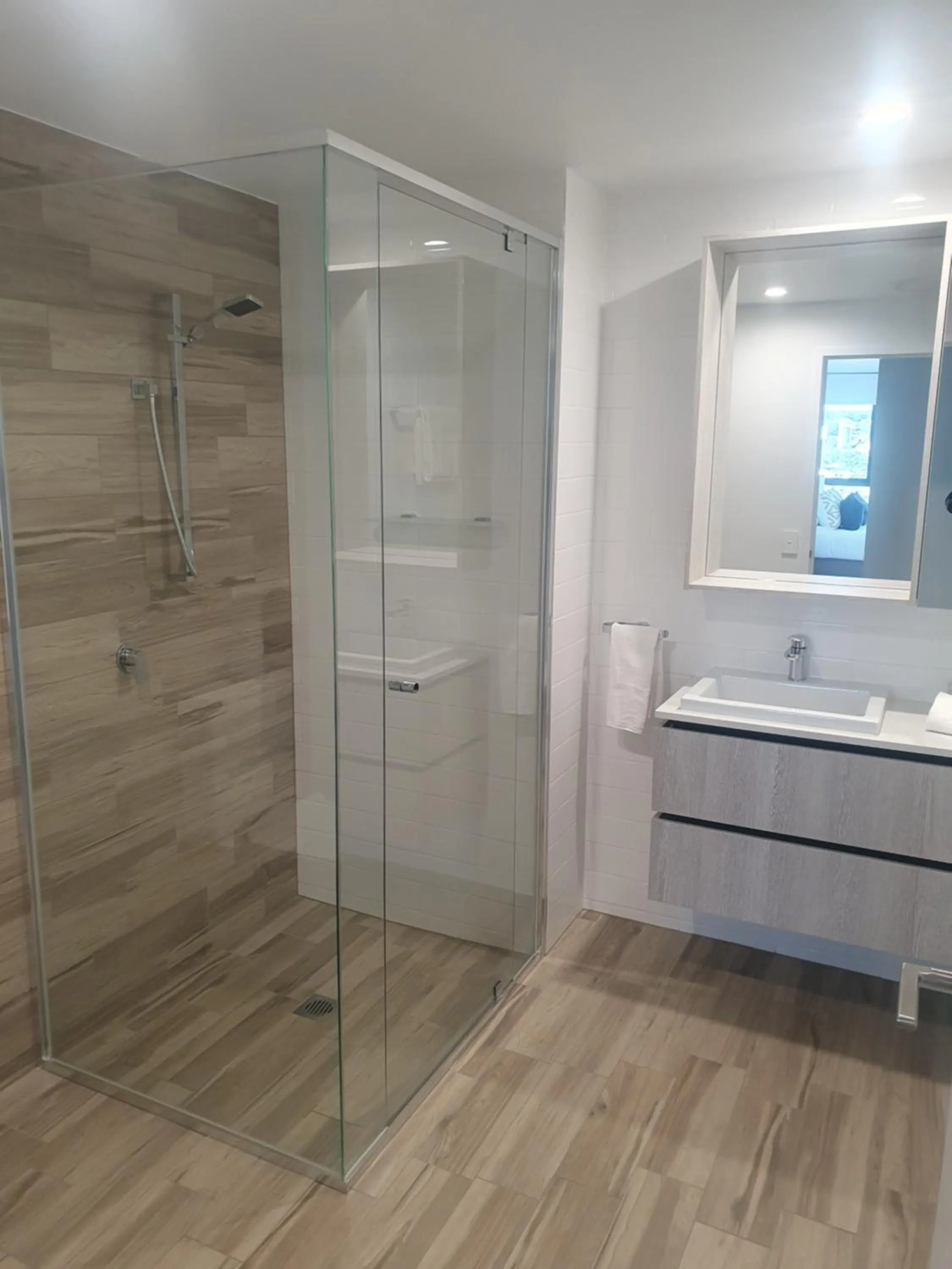 Shower in Sandbar Burleigh - Official