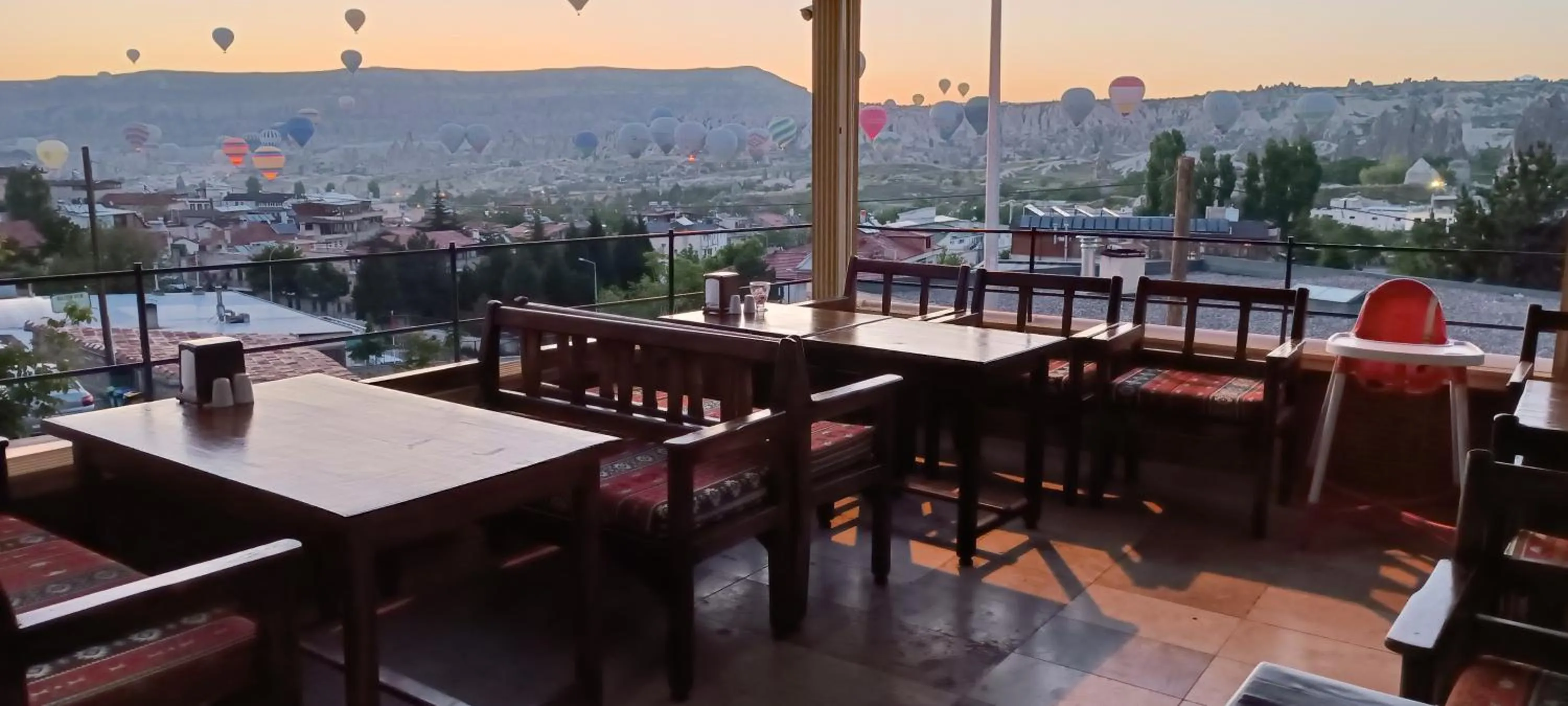 Restaurant/places to eat in Cappa Cave Hotel