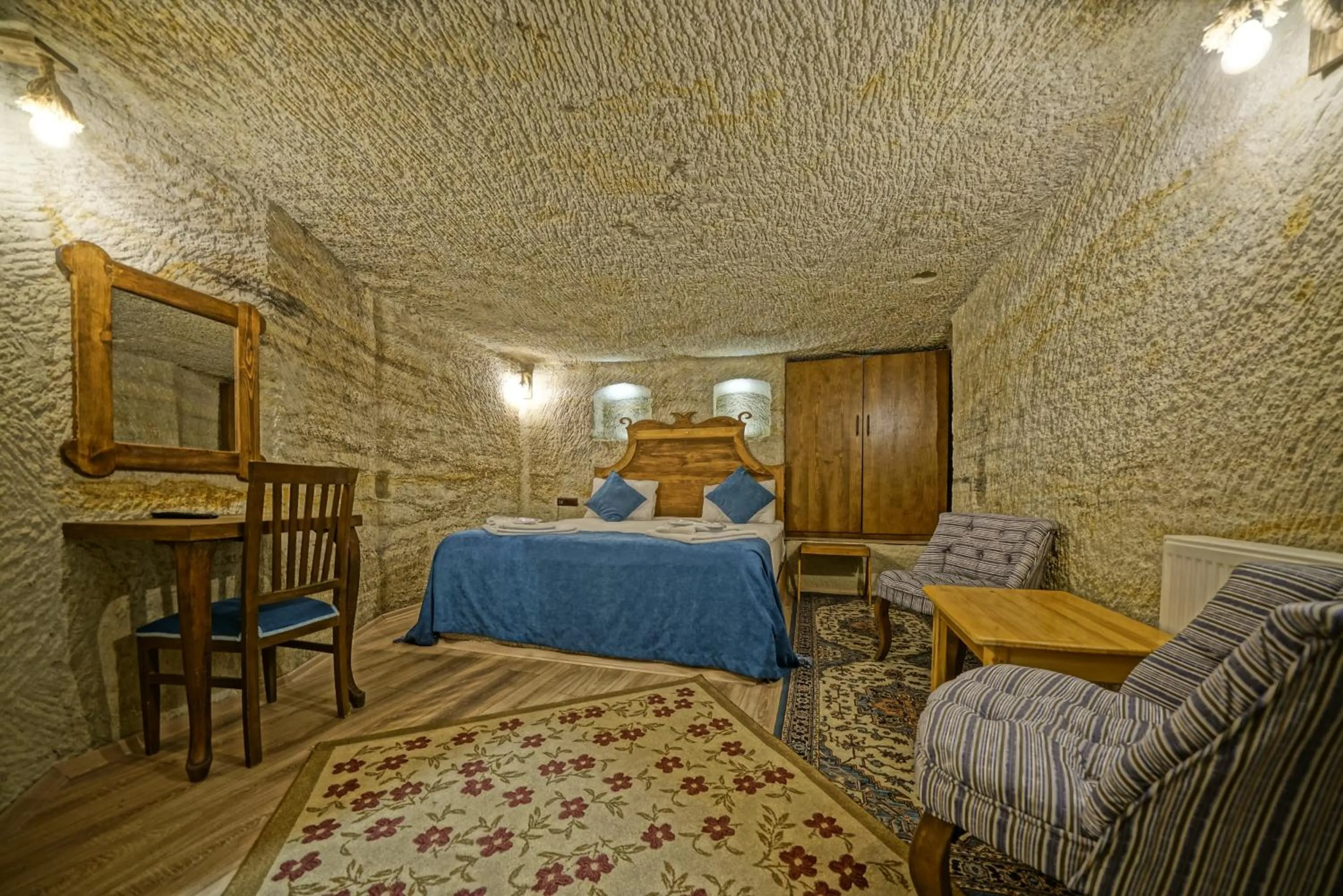 Photo of the whole room, Bed in Cappa Cave Hotel
