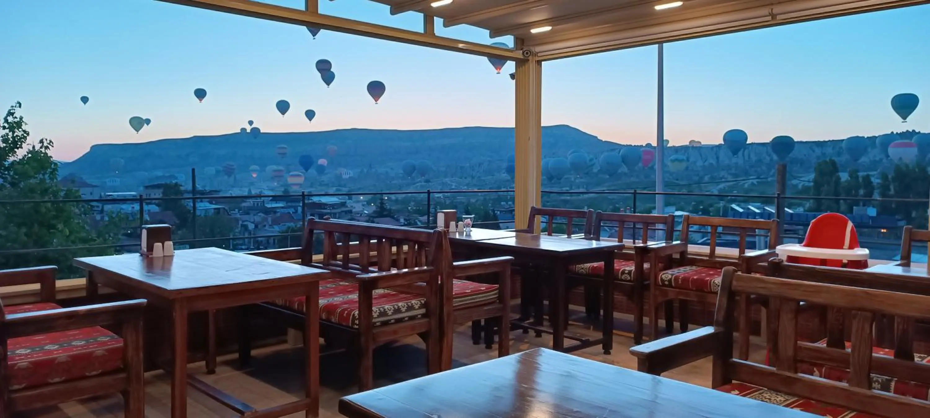 Restaurant/places to eat in Cappa Cave Hotel