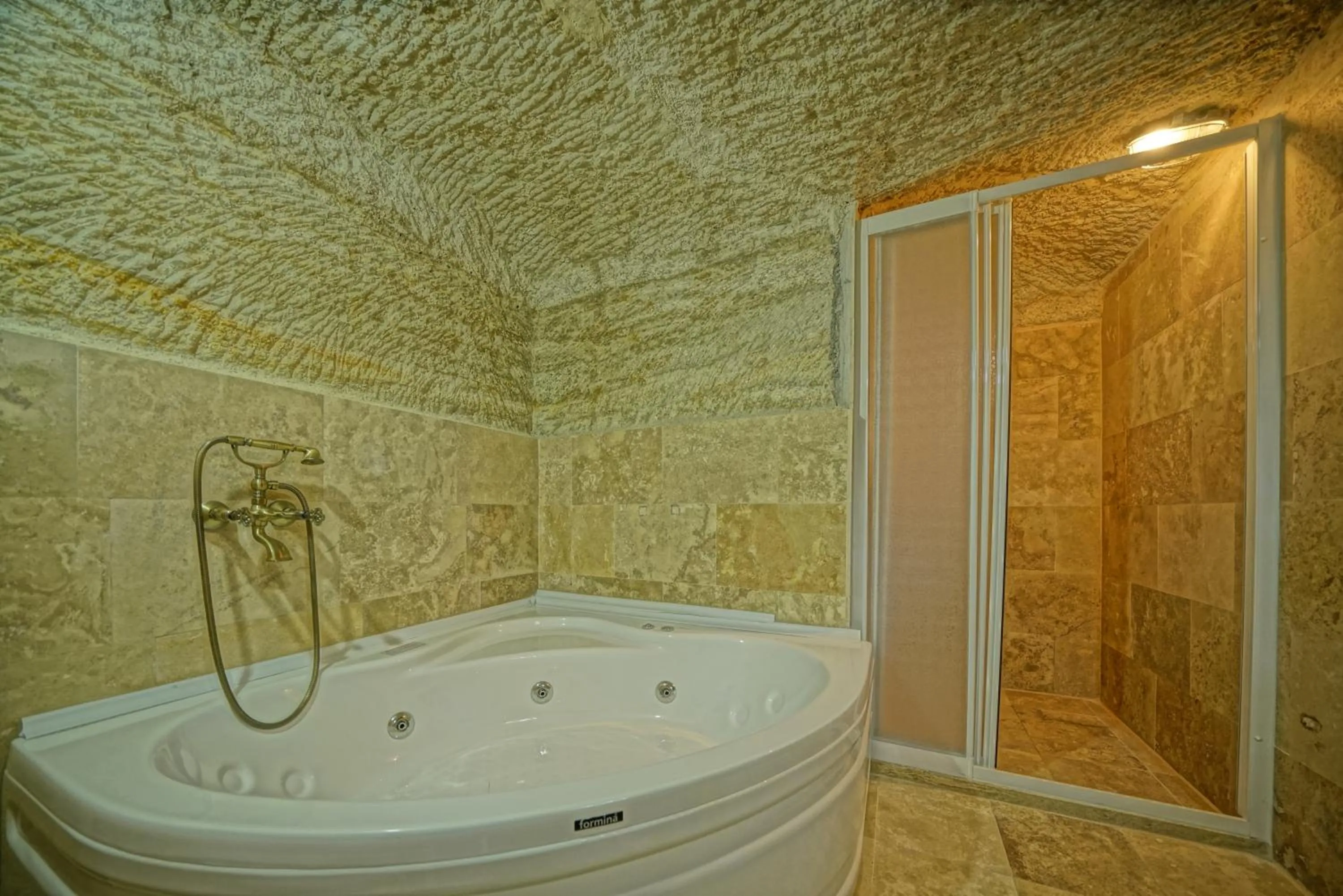 Hot Tub in Cappa Cave Hotel