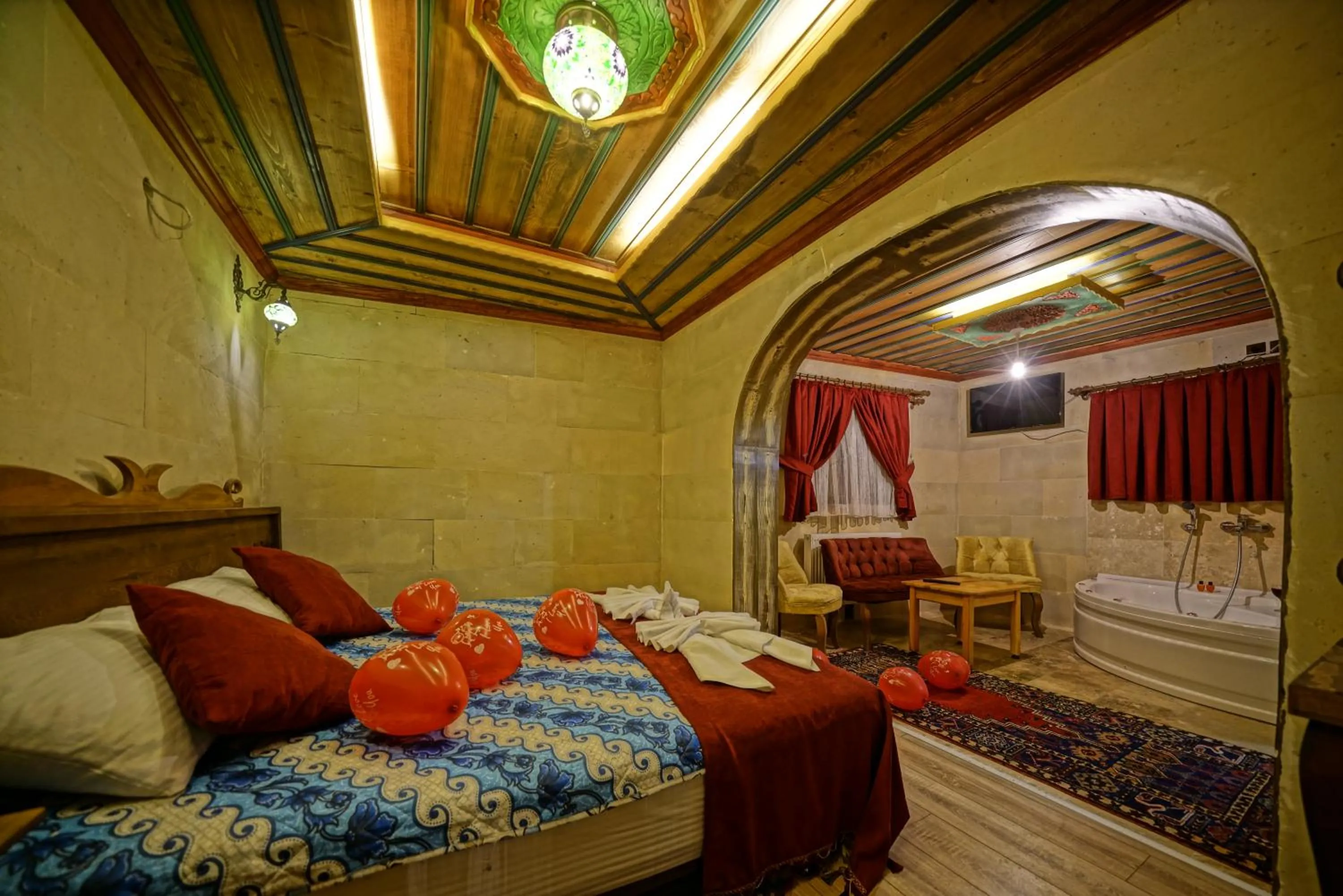 Photo of the whole room, Bed in Cappa Cave Hotel