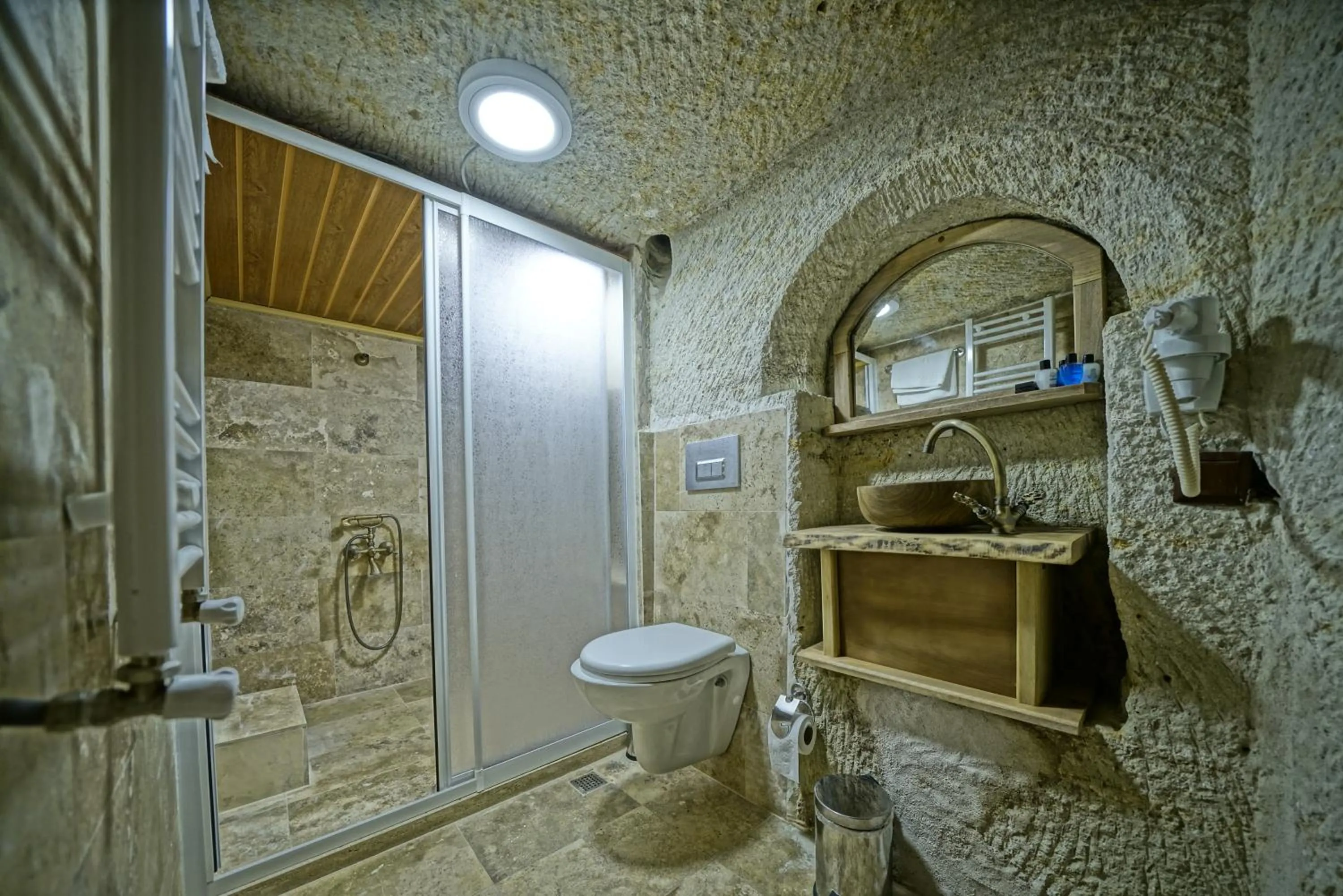Toilet in Cappa Cave Hotel