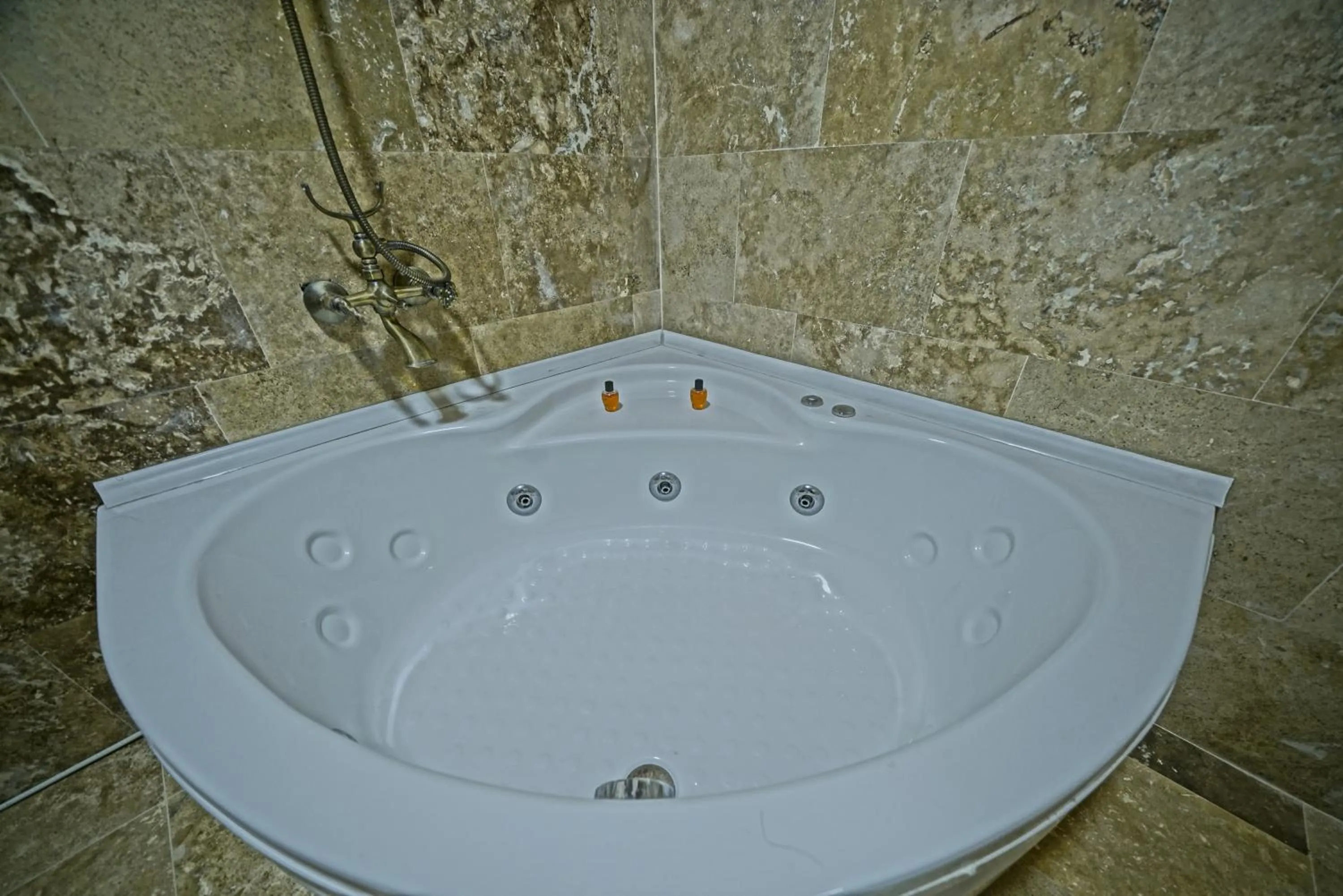 Hot Tub in Cappa Cave Hotel