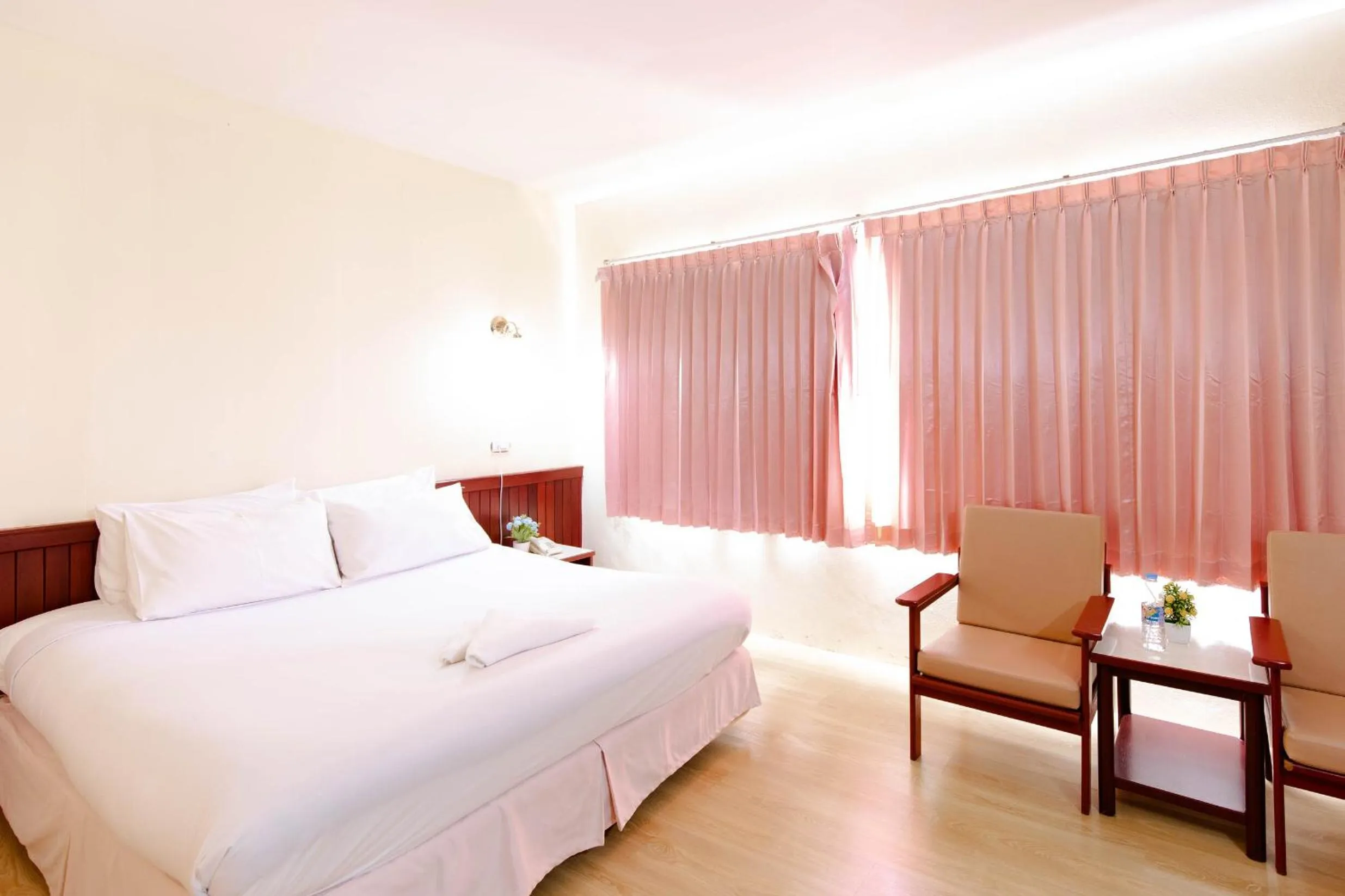 Bedroom, Bed in Chumphon Palace Hotel