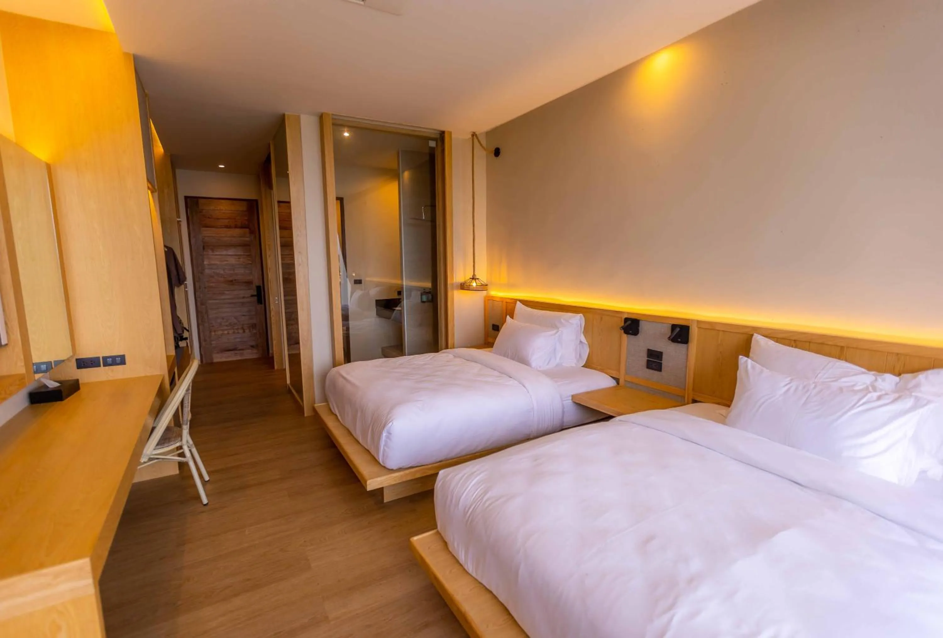 Photo of the whole room, Bed in Le La Lake Resort and Spa