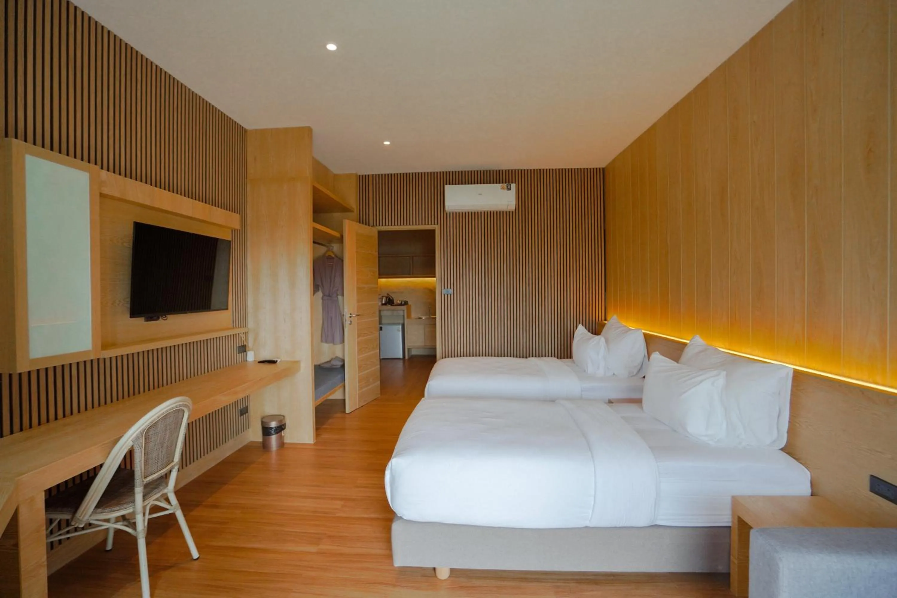 Bedroom, Bed in Le La Lake Resort and Spa