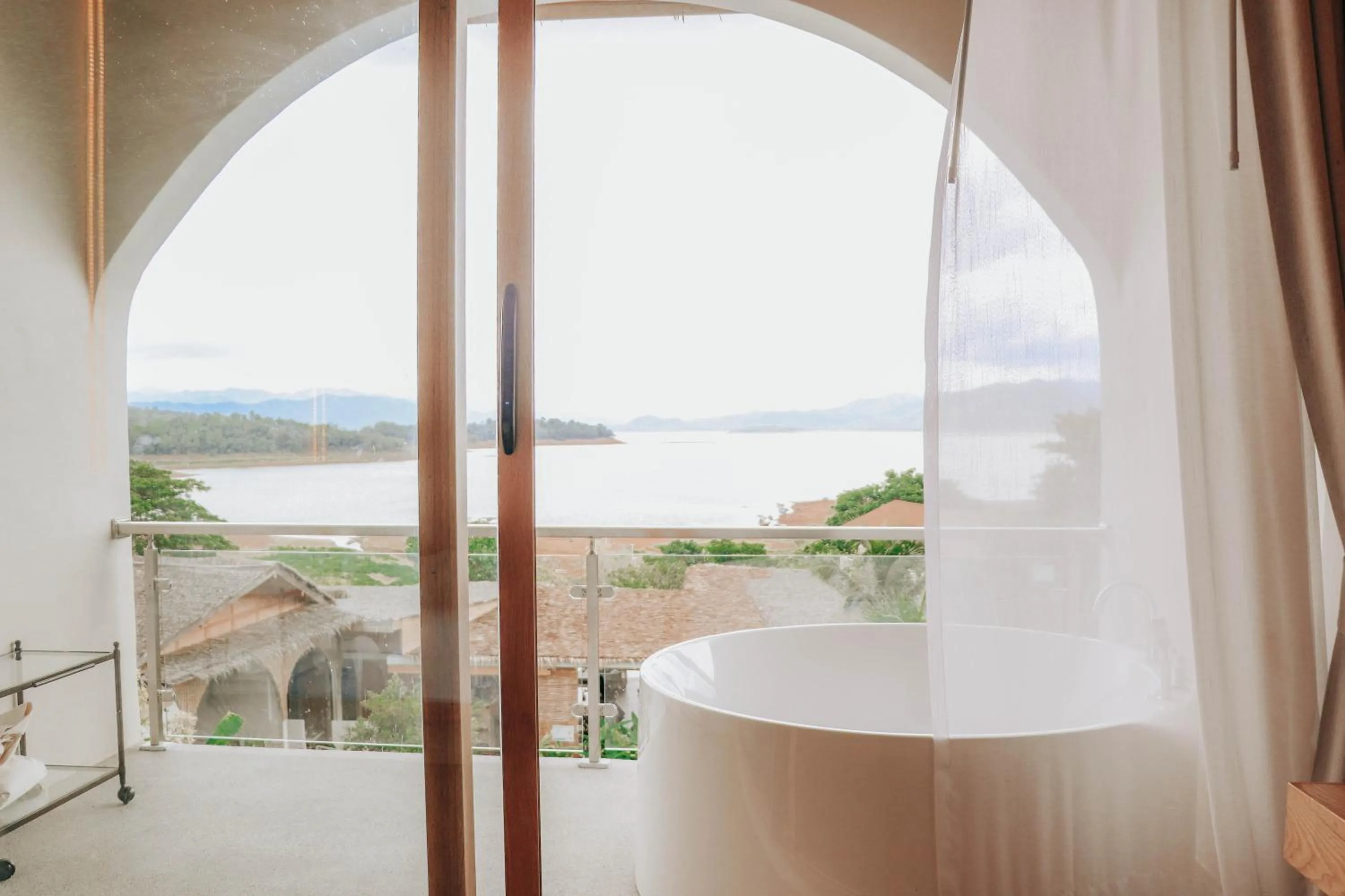 Balcony/Terrace in Le La Lake Resort and Spa