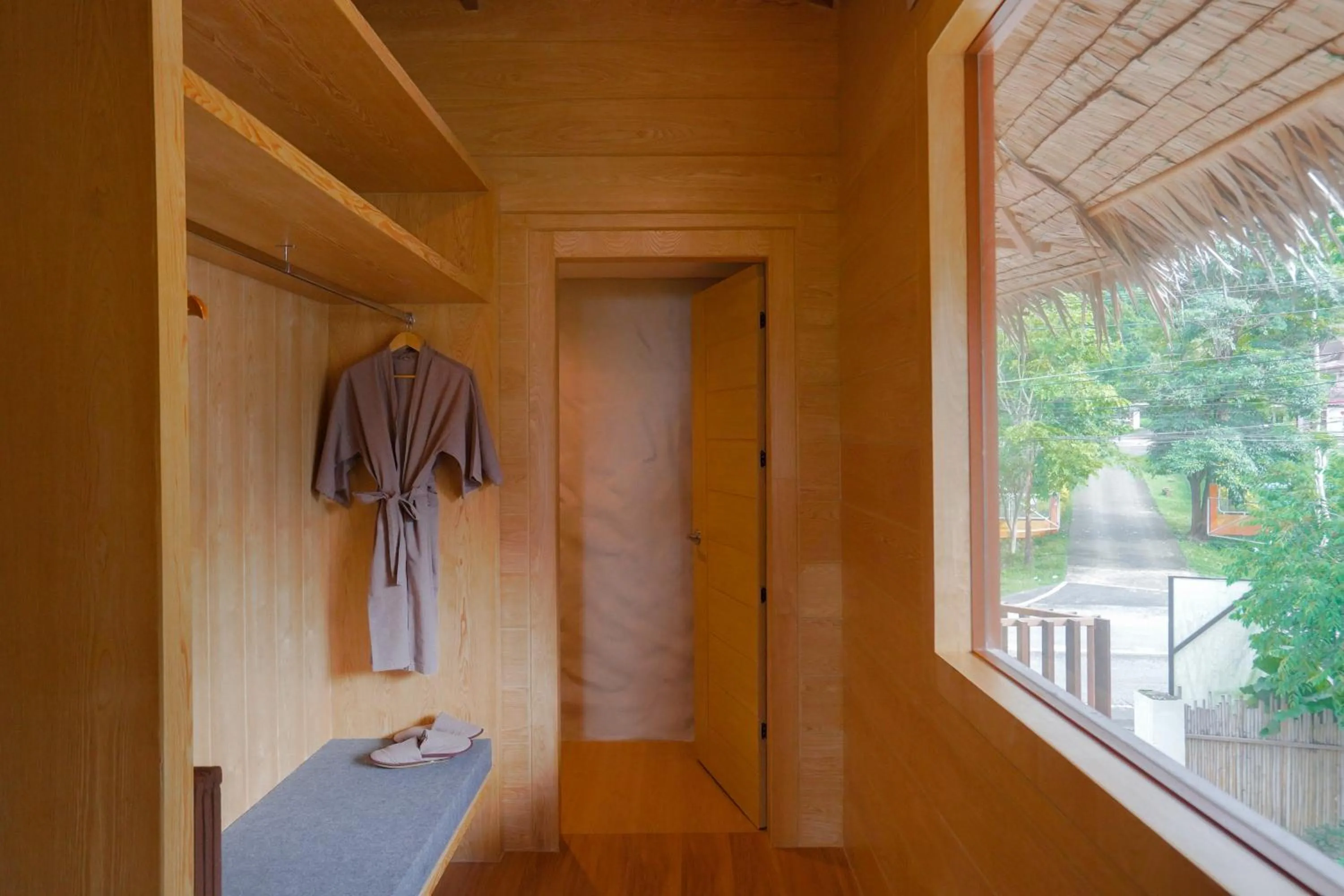 Bedroom in Le La Lake Resort and Spa