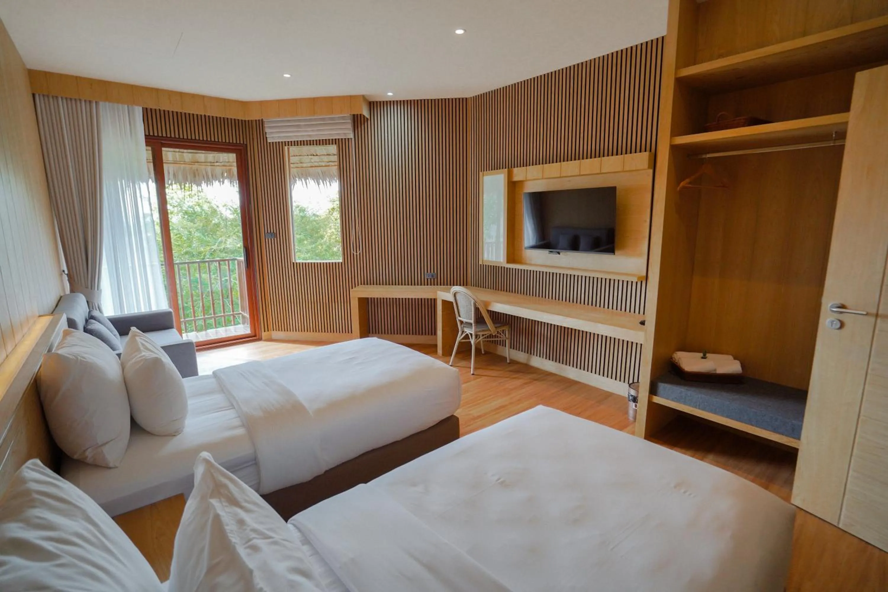 Bedroom, Bed in Le La Lake Resort and Spa