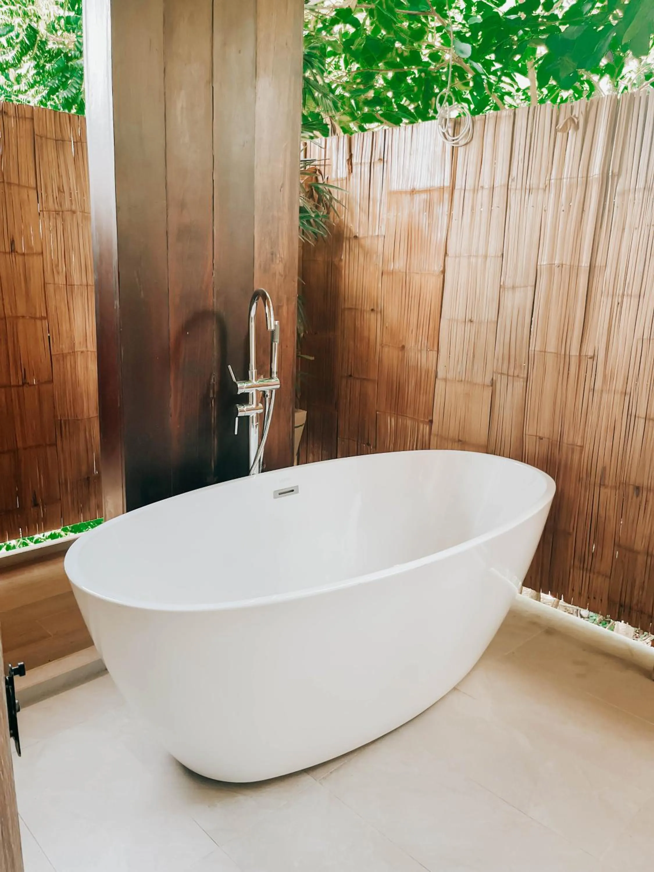 Bath in Le La Lake Resort and Spa