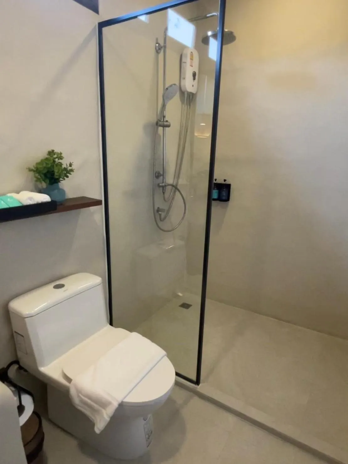 Bathroom in Le La Lake Resort and Spa