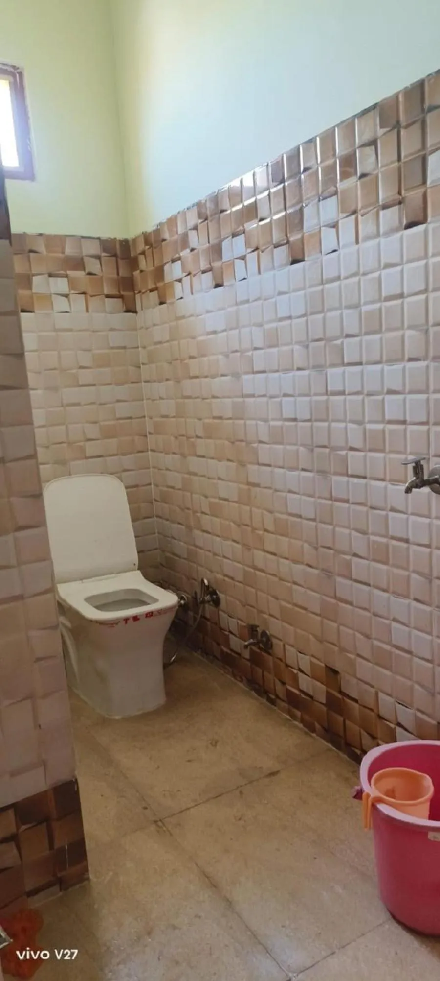 Toilet in Hotel M J, Agra