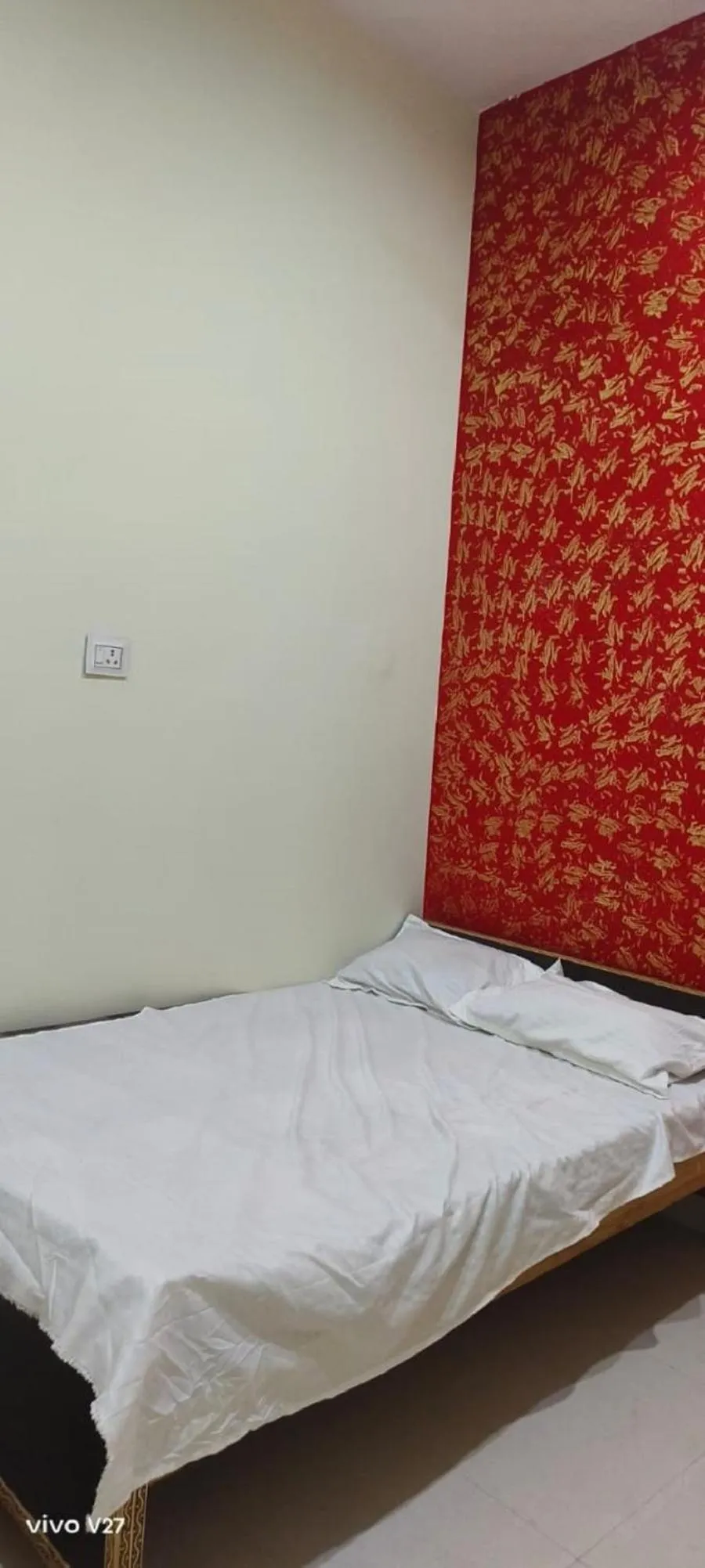 Property building, Bed in Hotel M J, Agra