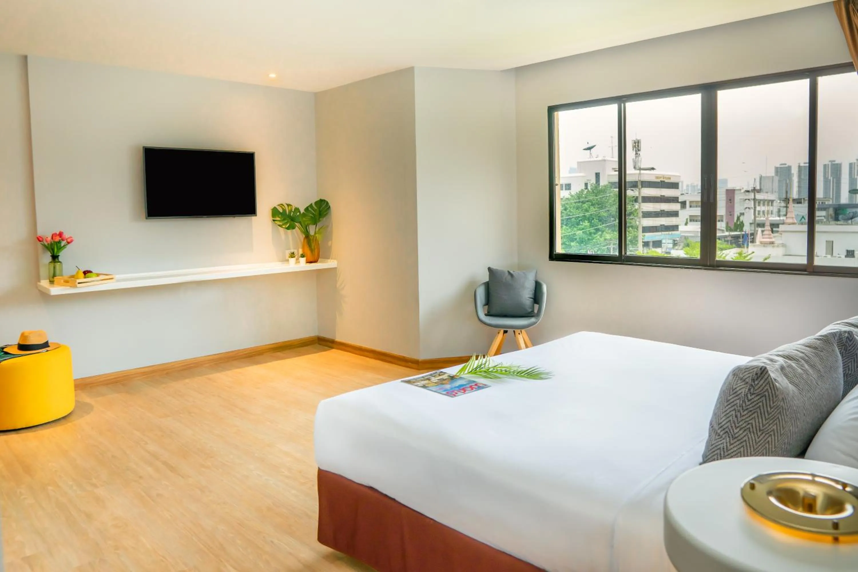 View (from property/room), Bed in Jazzotel Bangkok