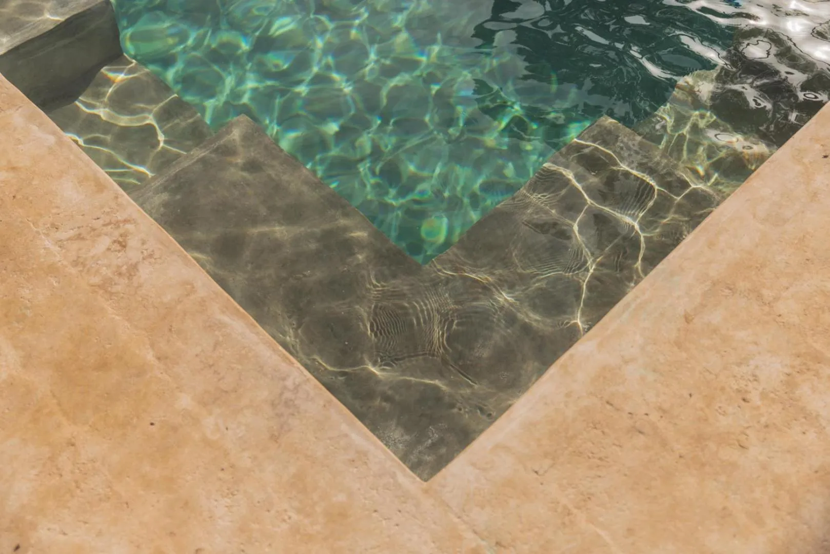 Swimming pool in Bamboo House B&B