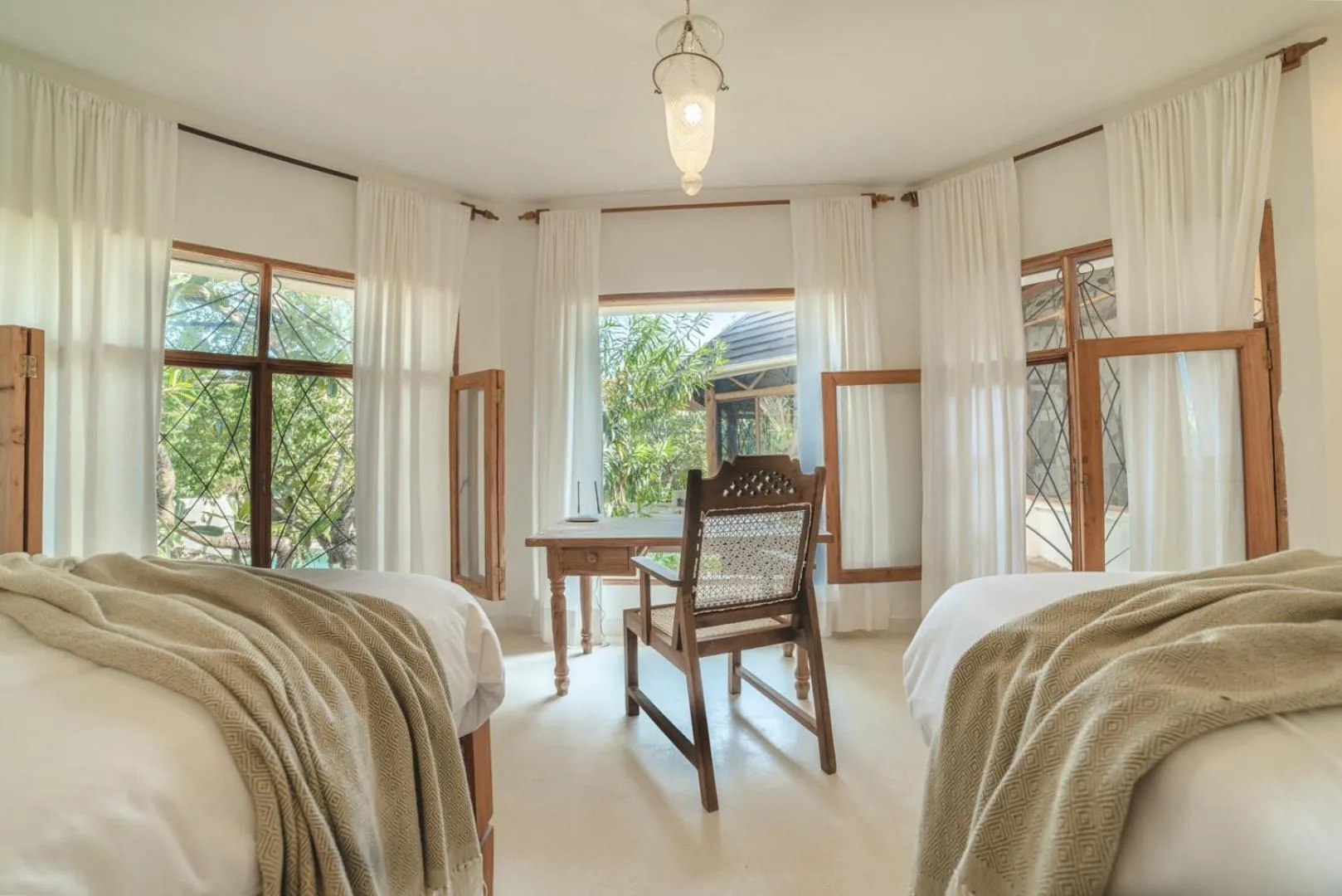 Garden view, Bed in Bamboo House B&B