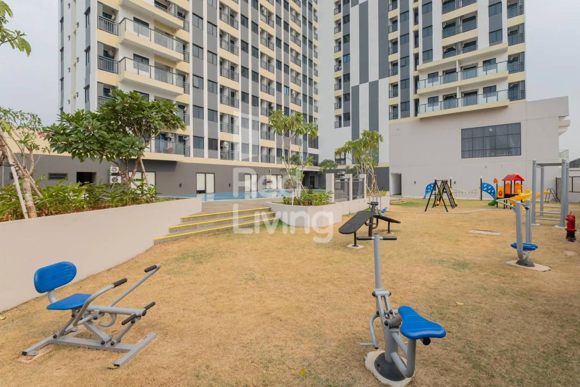 Children play ground in RedLiving Apartemen Jakarta Living Star - BoboRooms