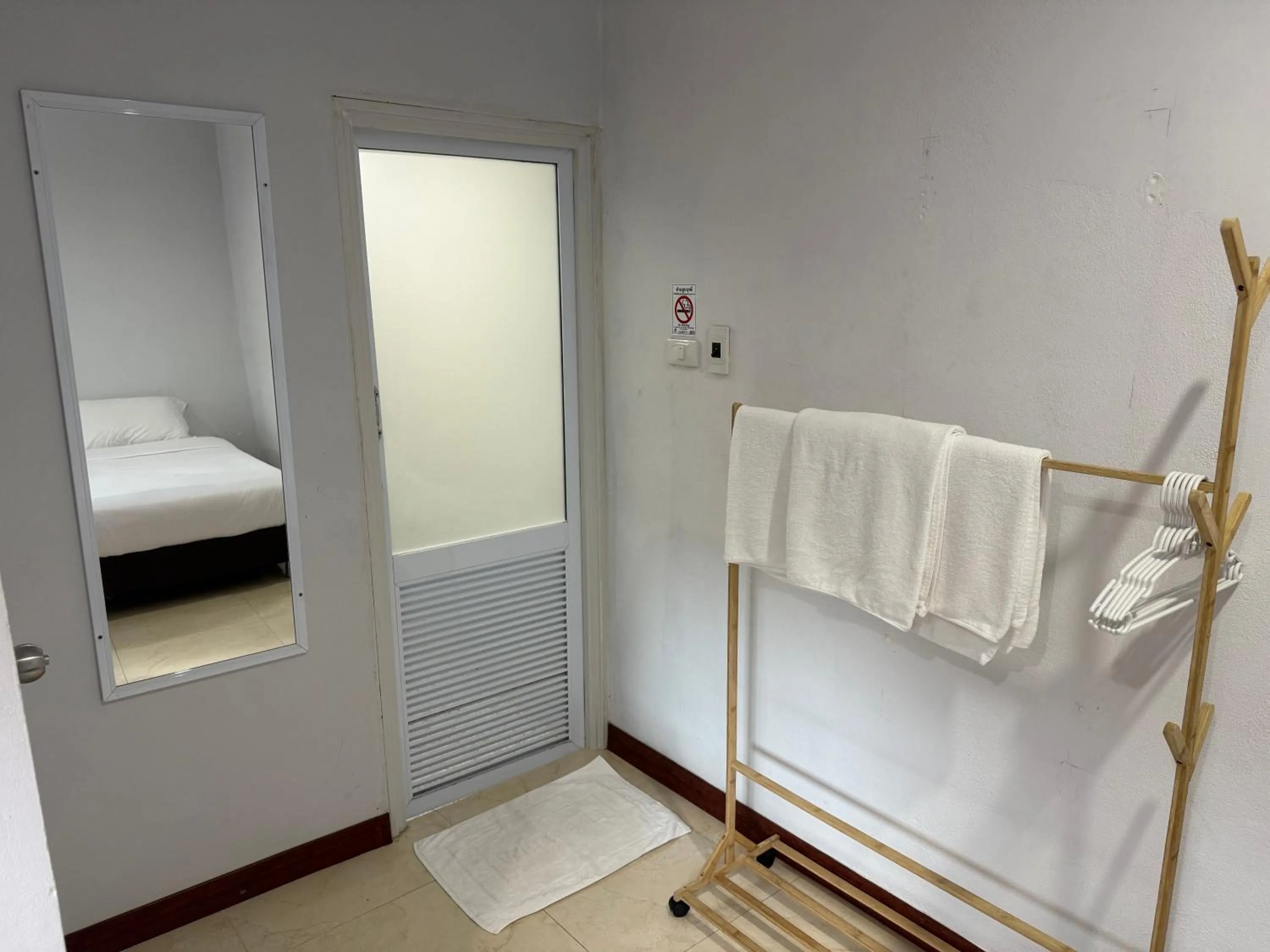 Photo of the whole room, Bed in Chiang Kham Ruk Khun Hotel