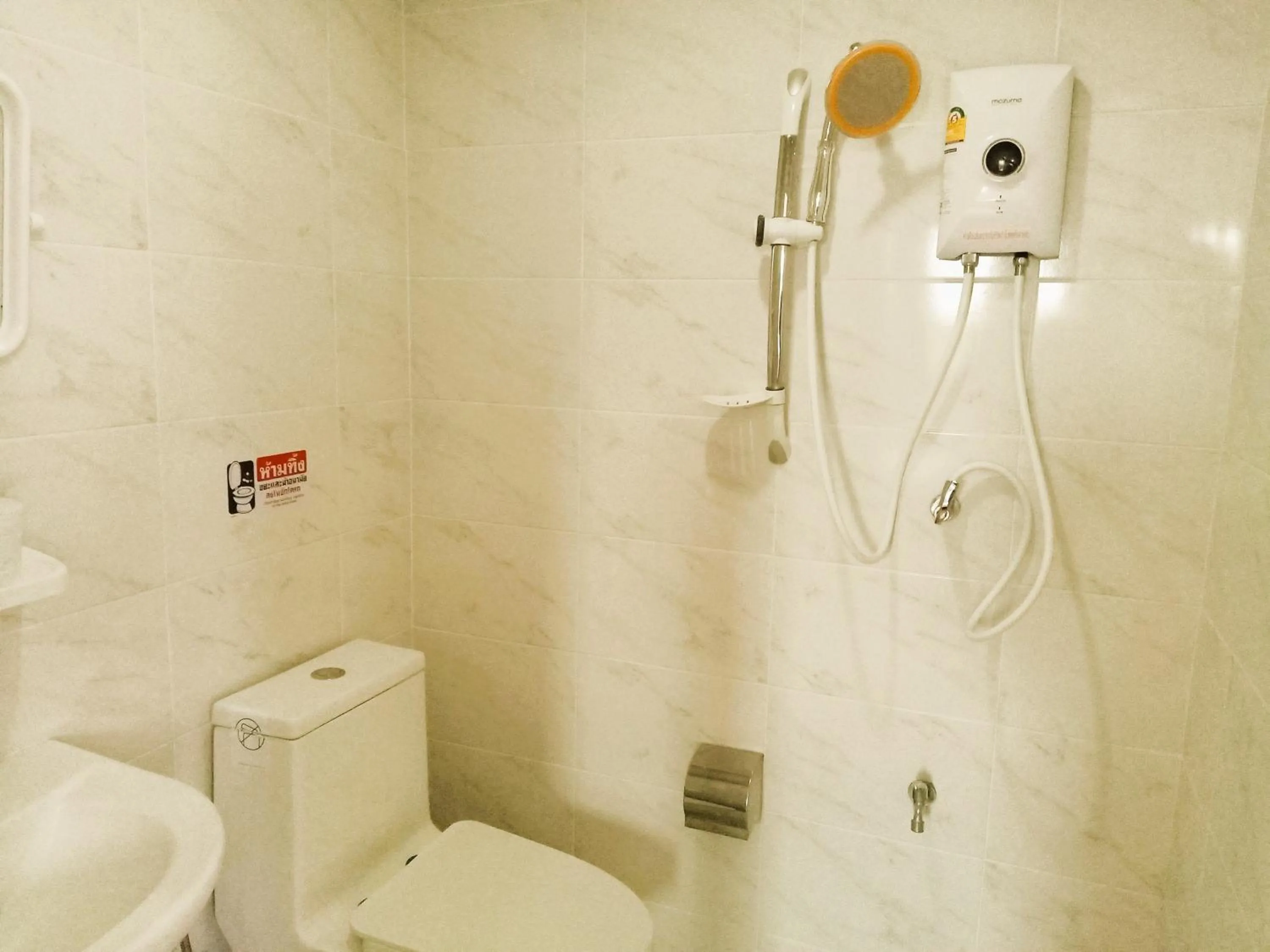 Bathroom in Chiang Kham Ruk Khun Hotel