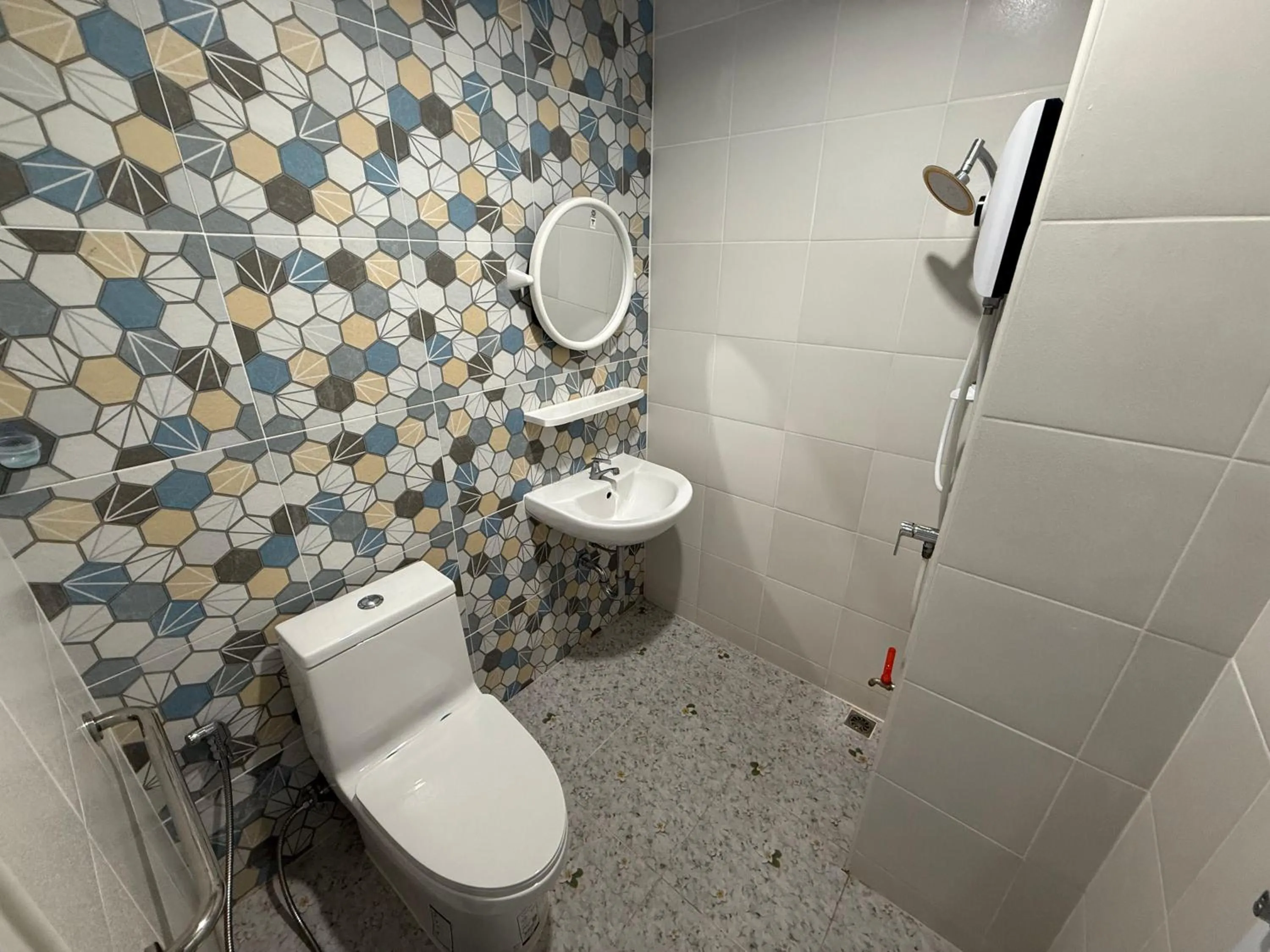 Shower in Chiang Kham Ruk Khun Hotel