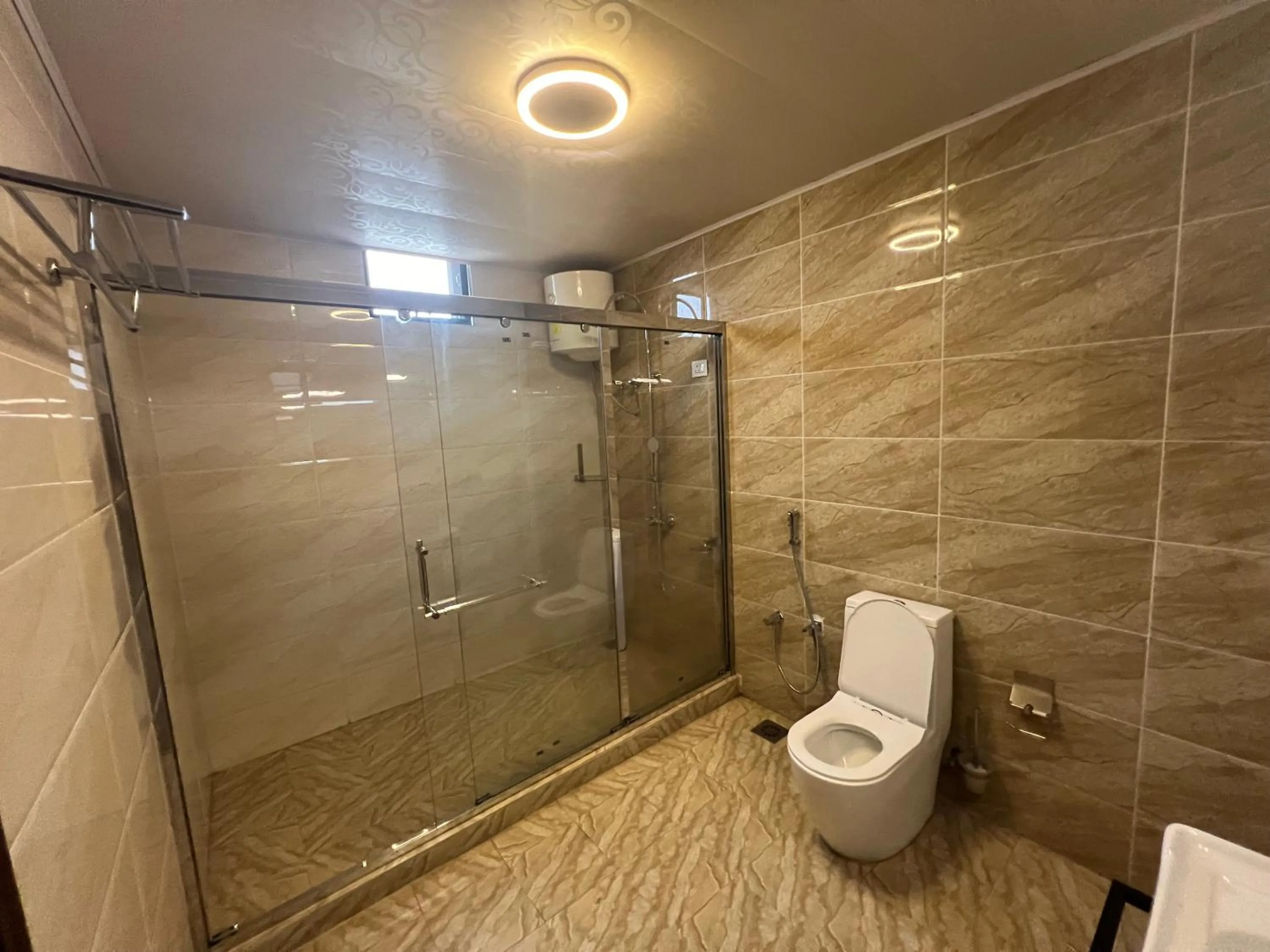 Shower in Hotel Golf Coast