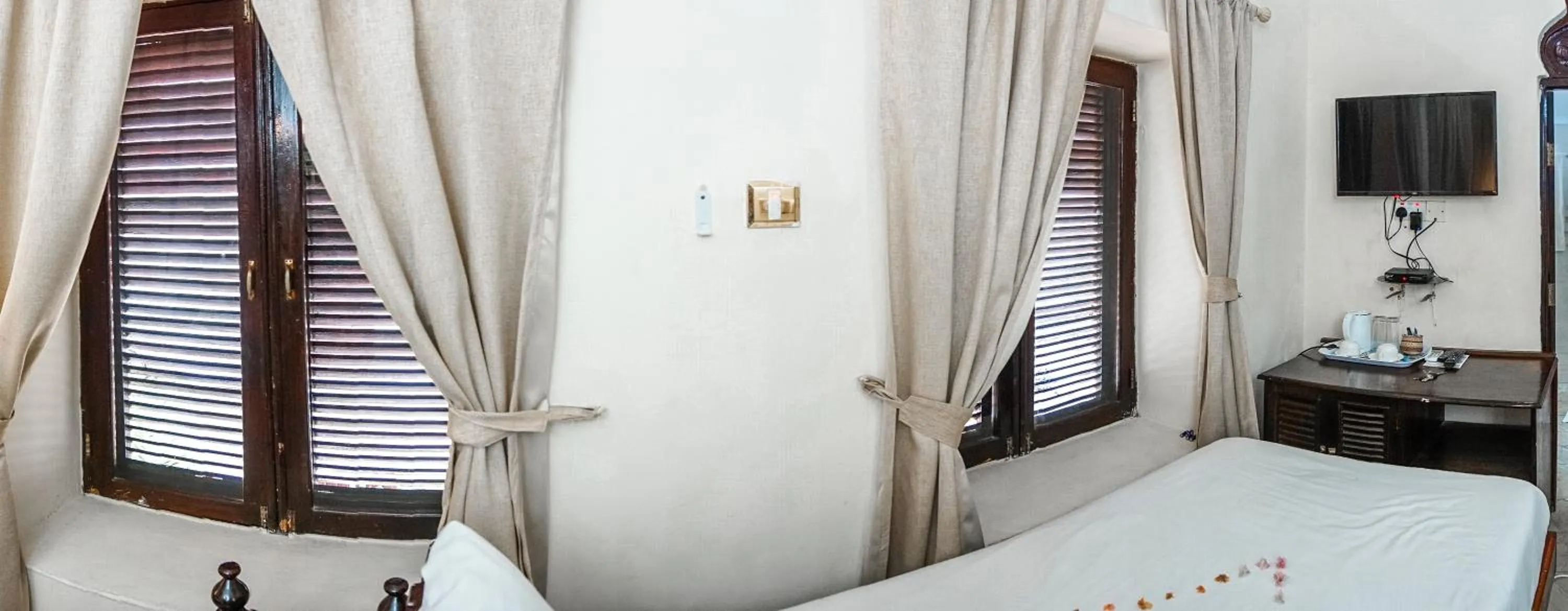 TV and multimedia, Bed in Al Johari Hotel & Spa