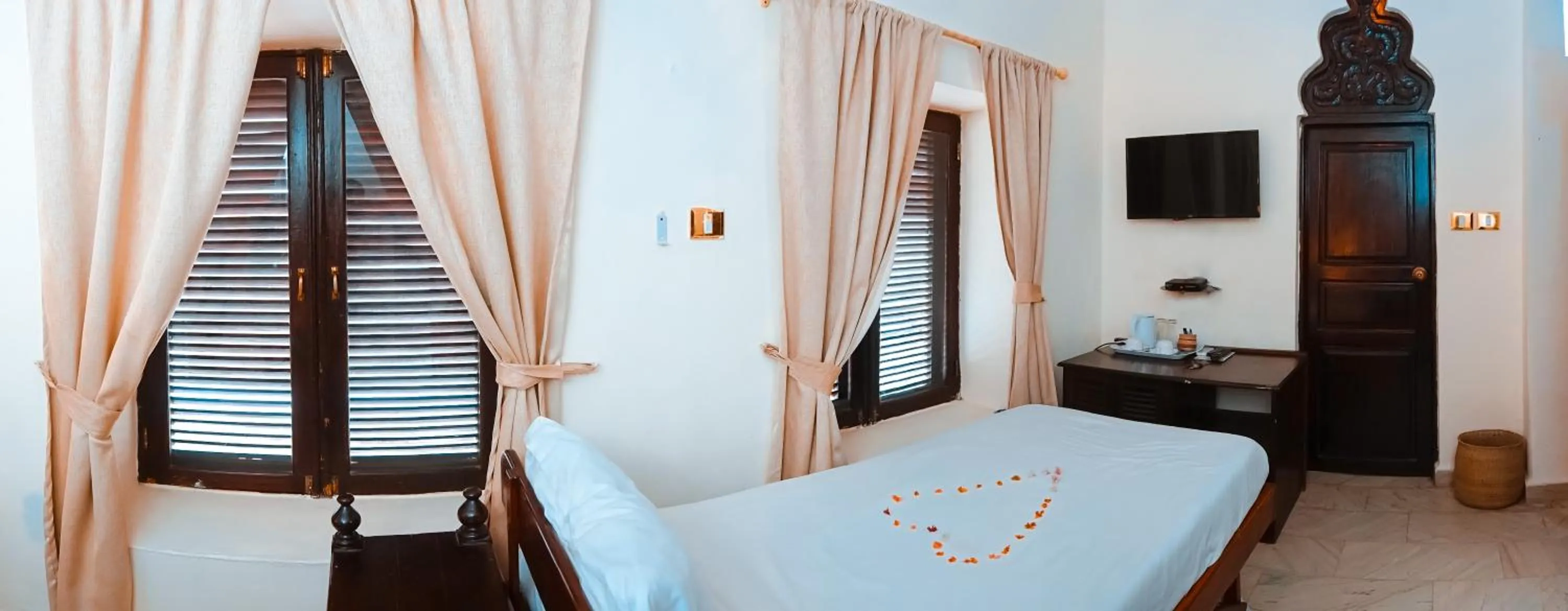 TV and multimedia, Bed in Al Johari Hotel & Spa