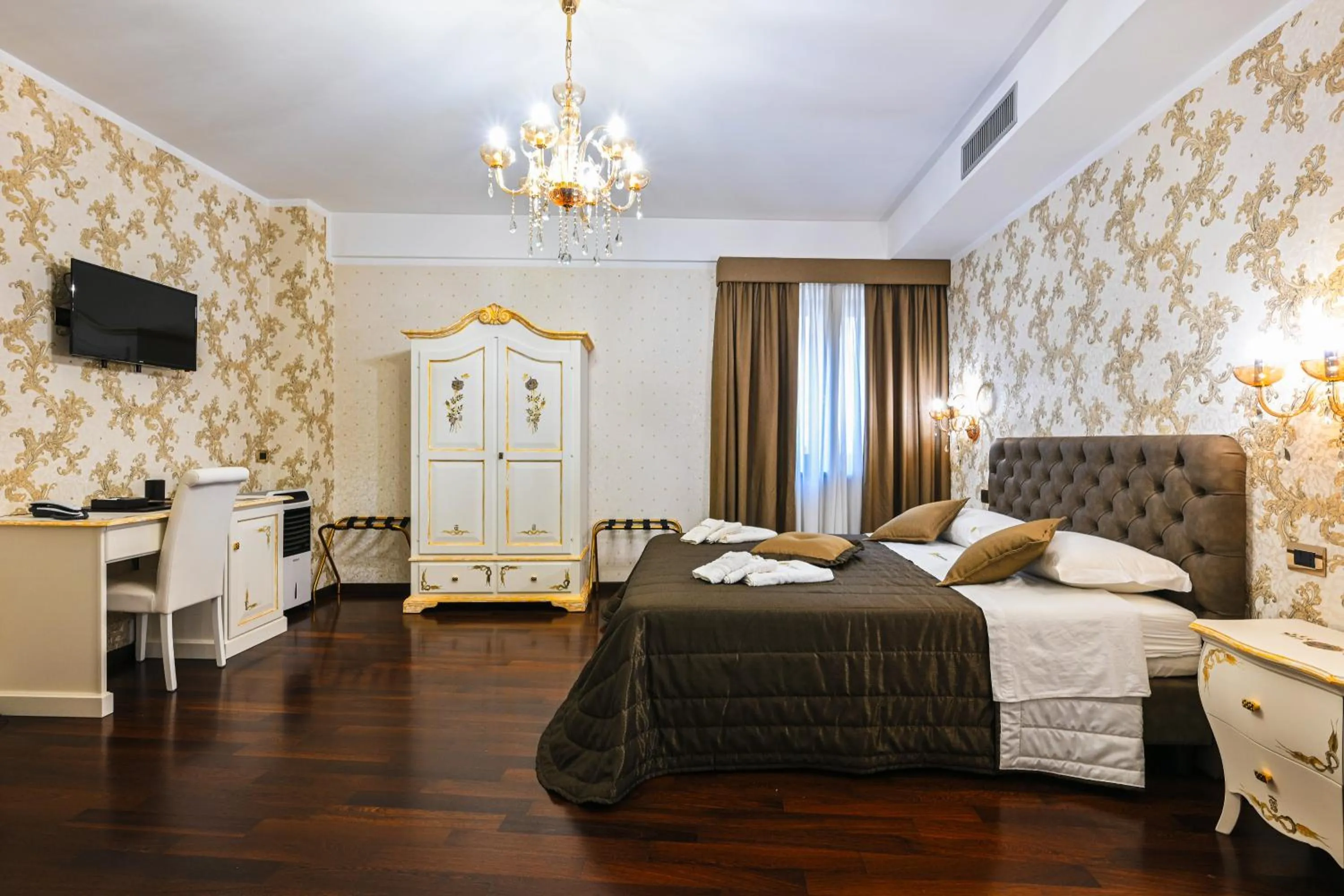 Bed in Hotel Mastrodattia