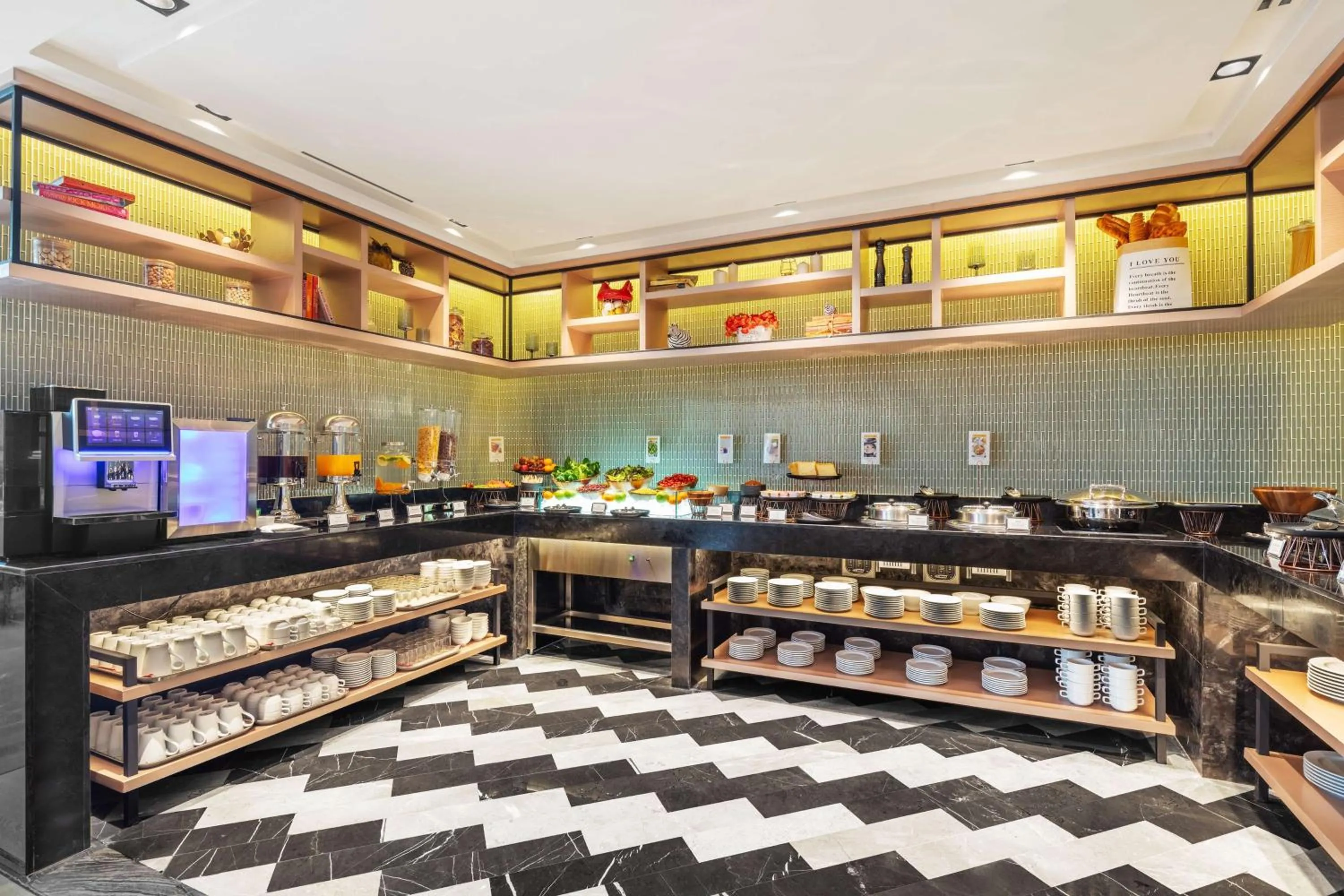 Restaurant/places to eat in Best Western Click Sathorn 11 Bangkok