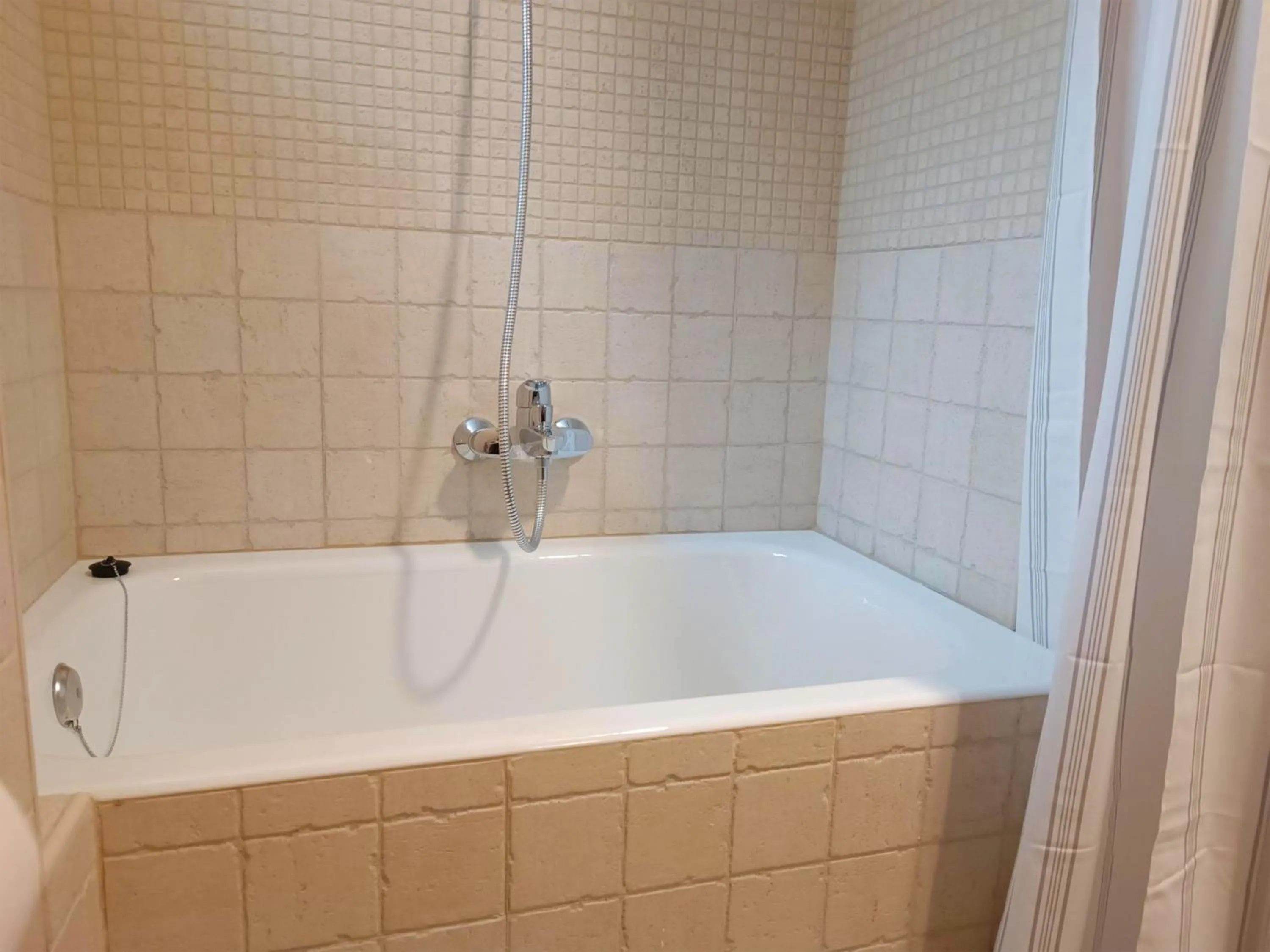 Bathroom in Apartamentos Escarrilla Suites 3000