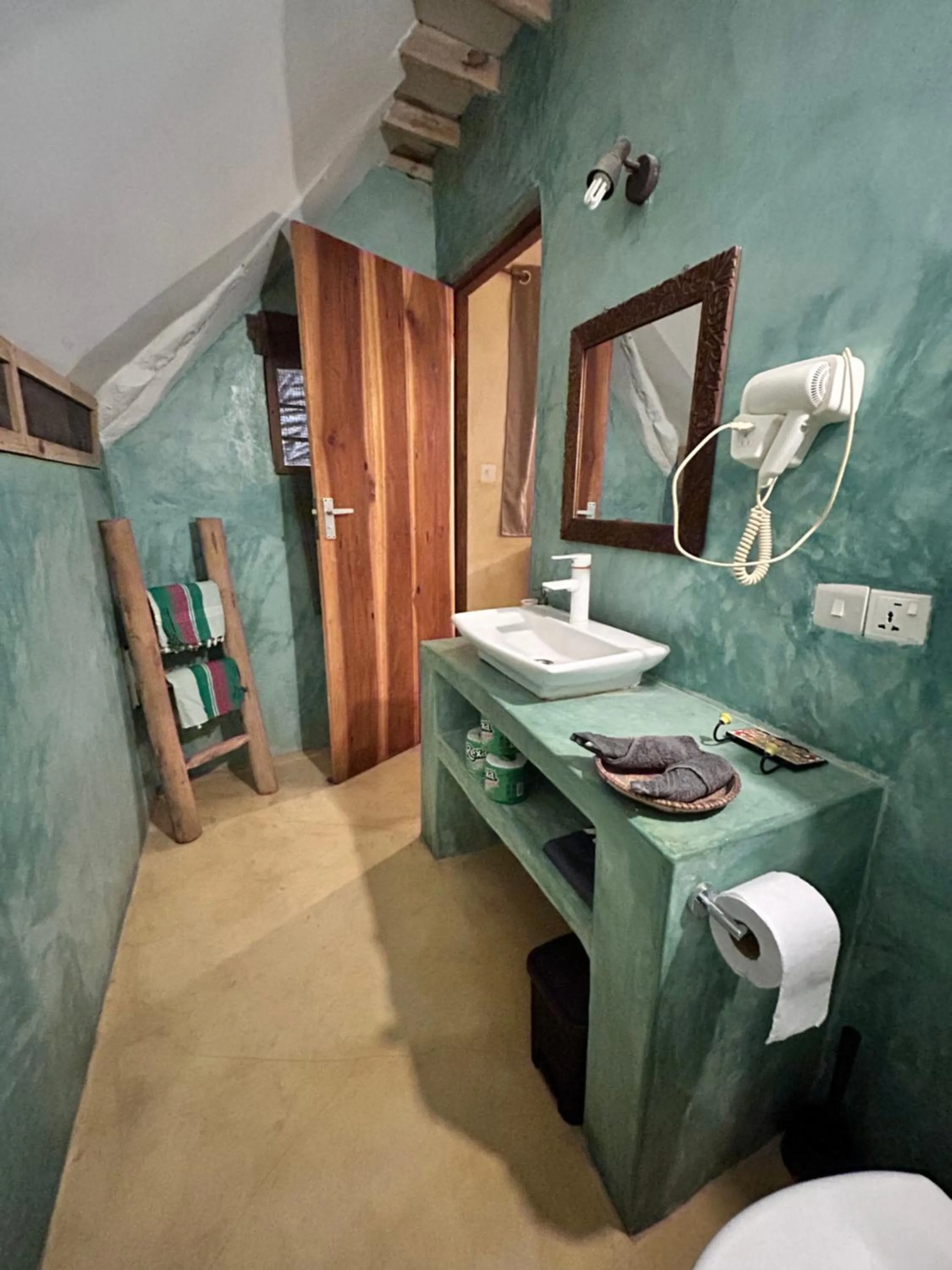 Bathroom in Bahari Beach Bungalows