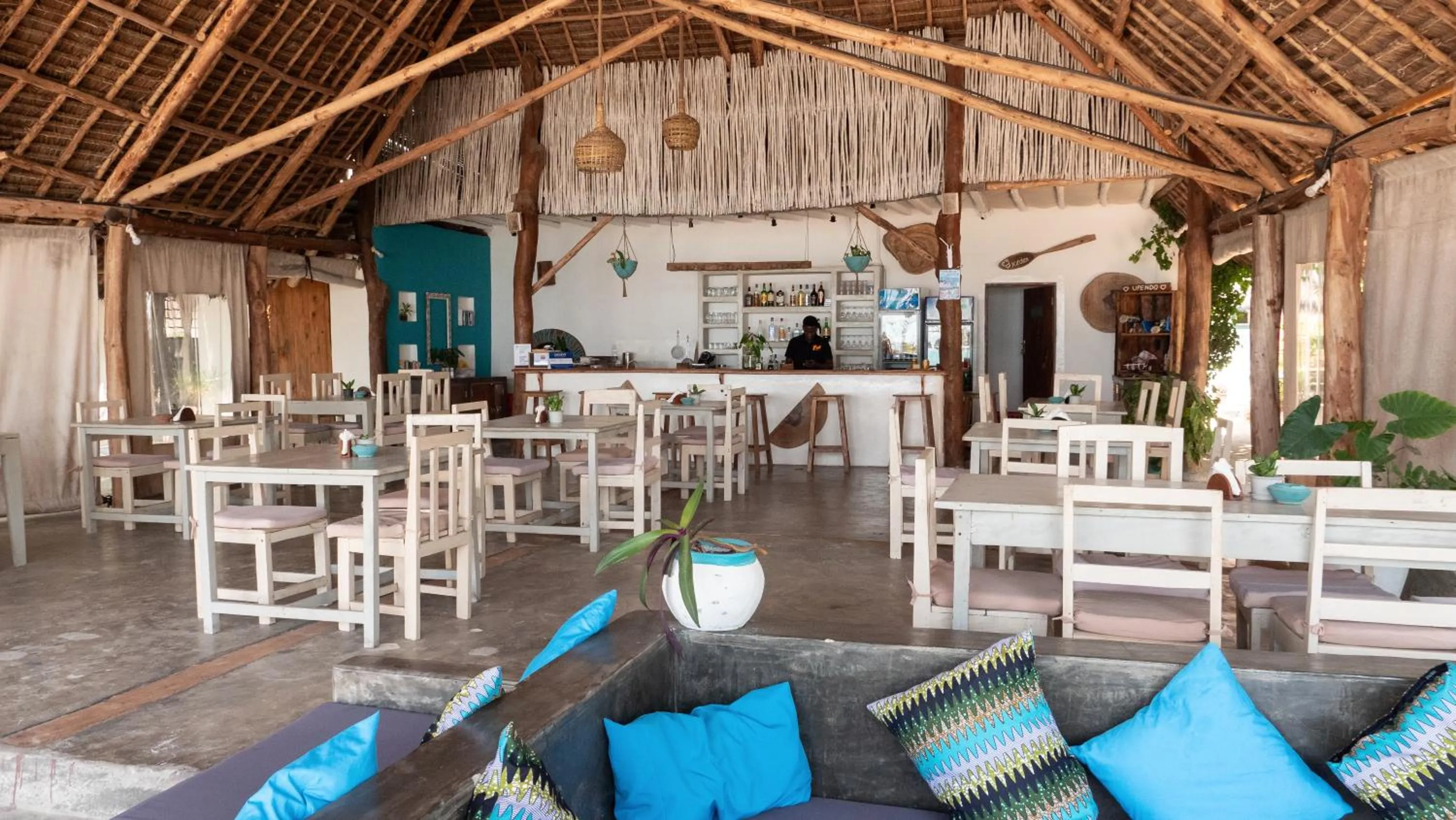 Restaurant/places to eat in Bahari Beach Bungalows