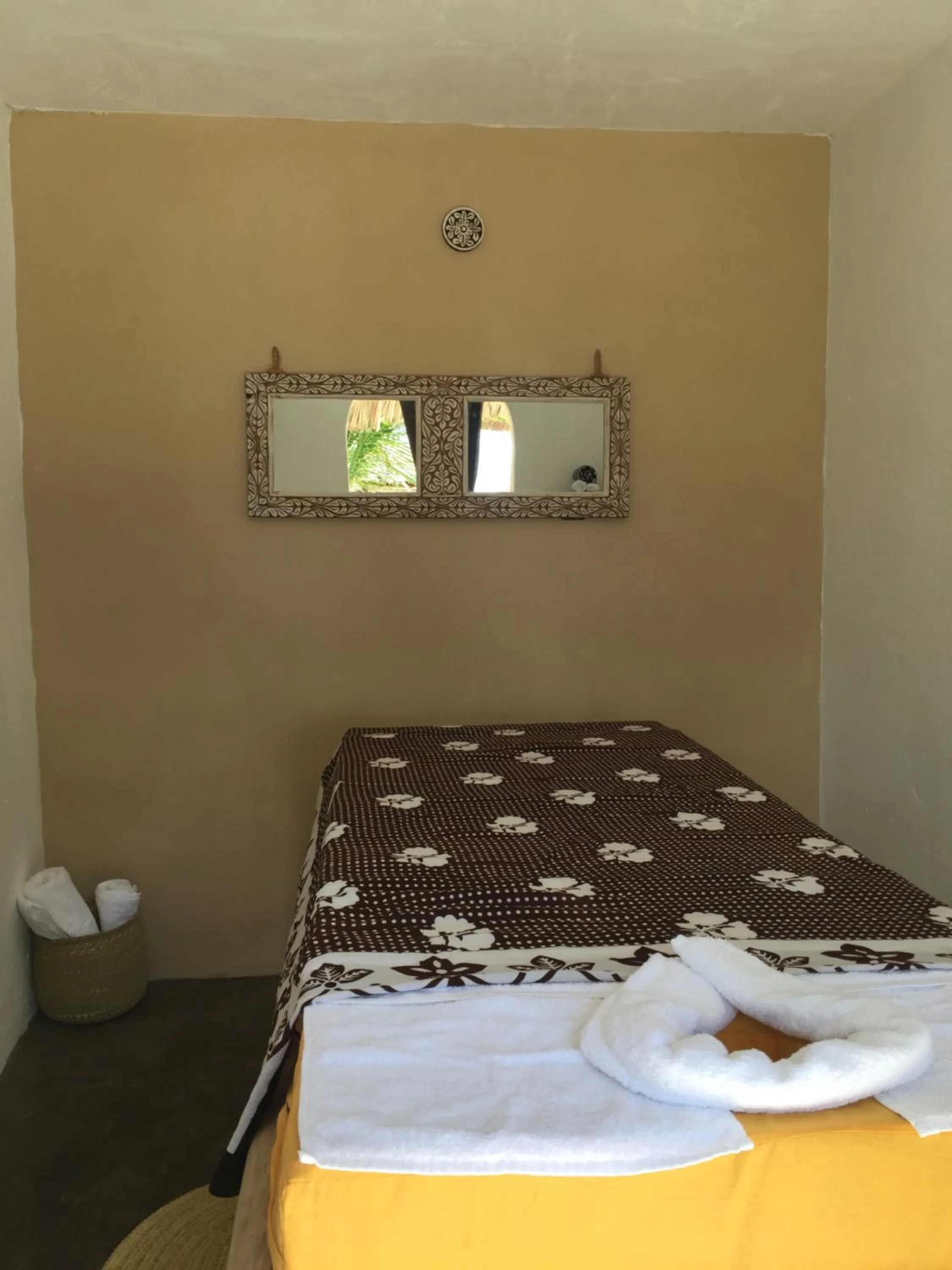 Spa and wellness centre/facilities, Bed in Bahari Beach Bungalows